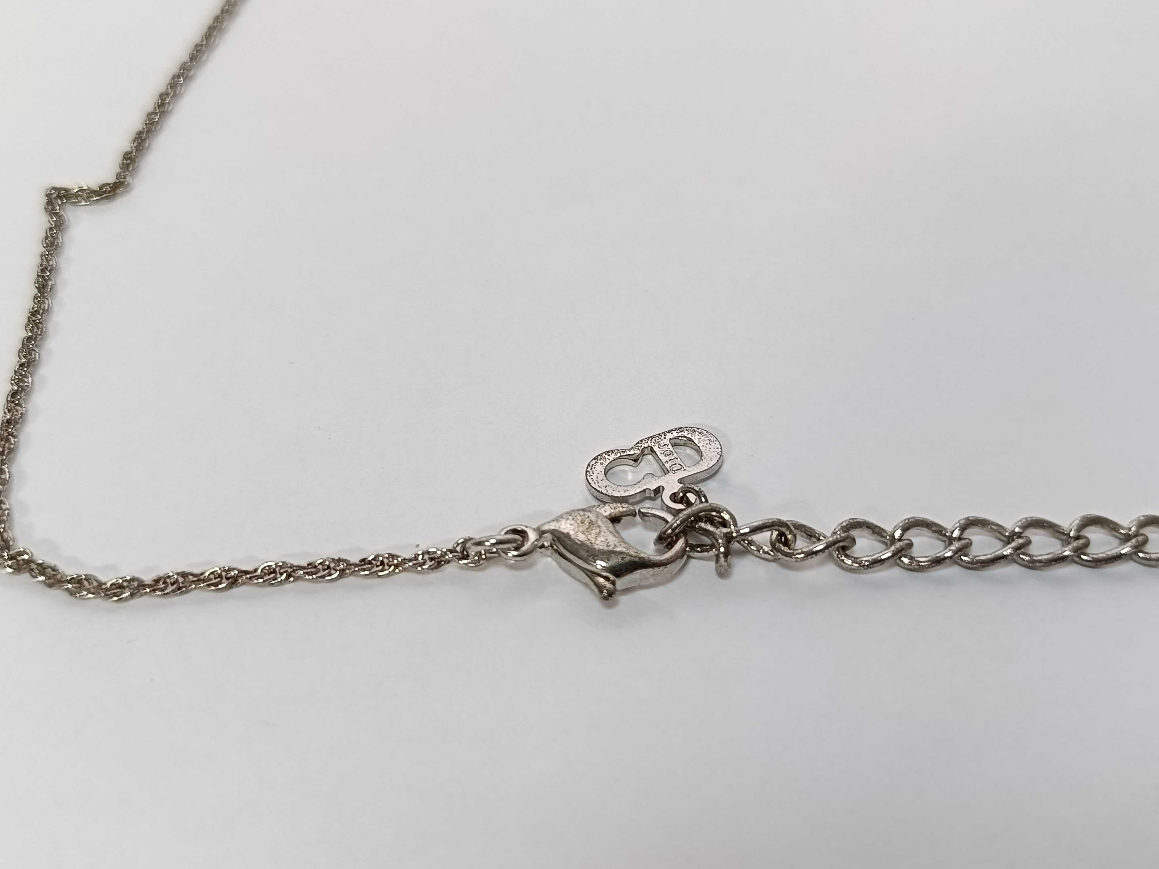 SV D mark pearl necklace — view 4