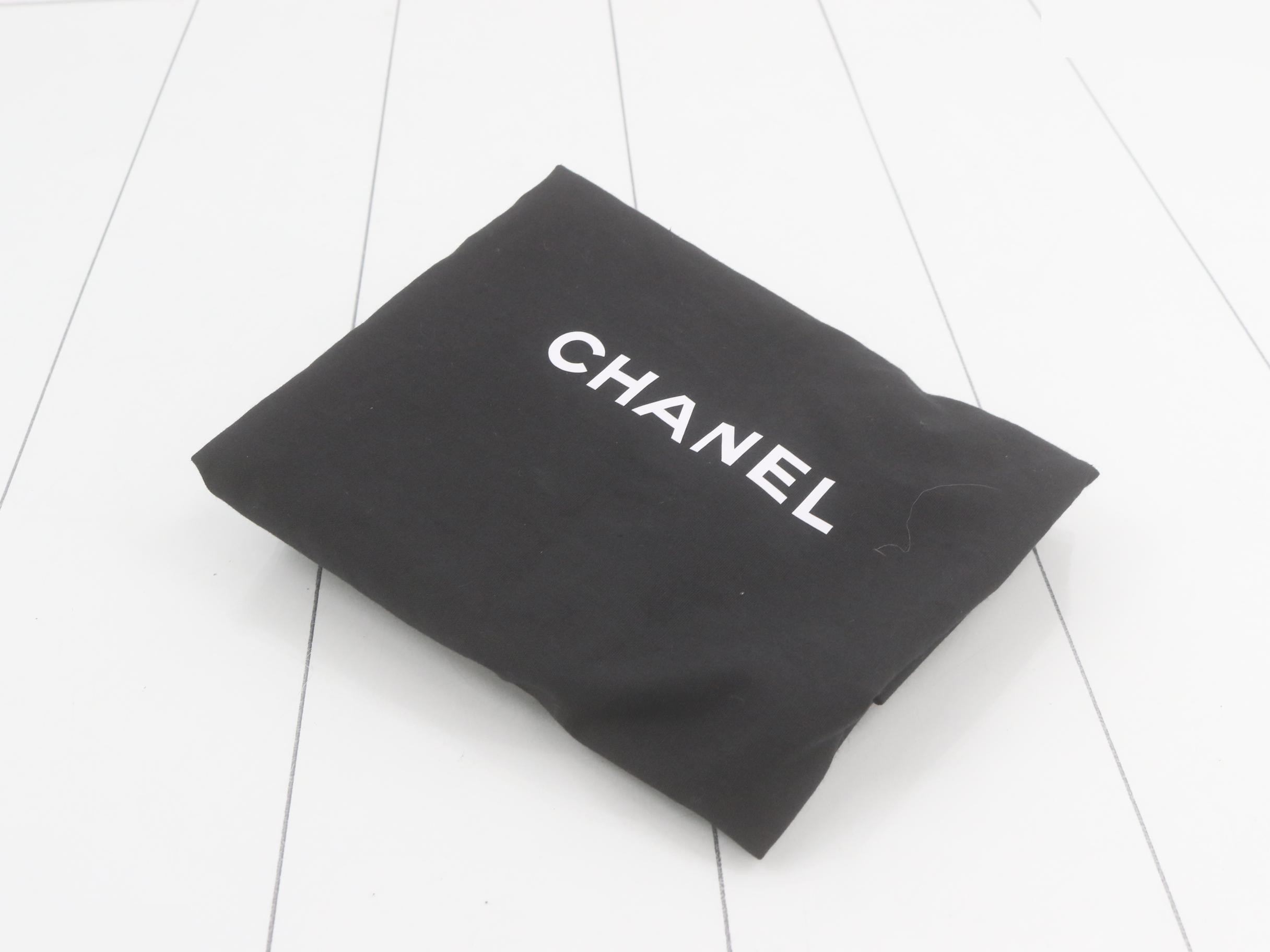 Logo pattern turn-lock chain shoulder bag — view 7