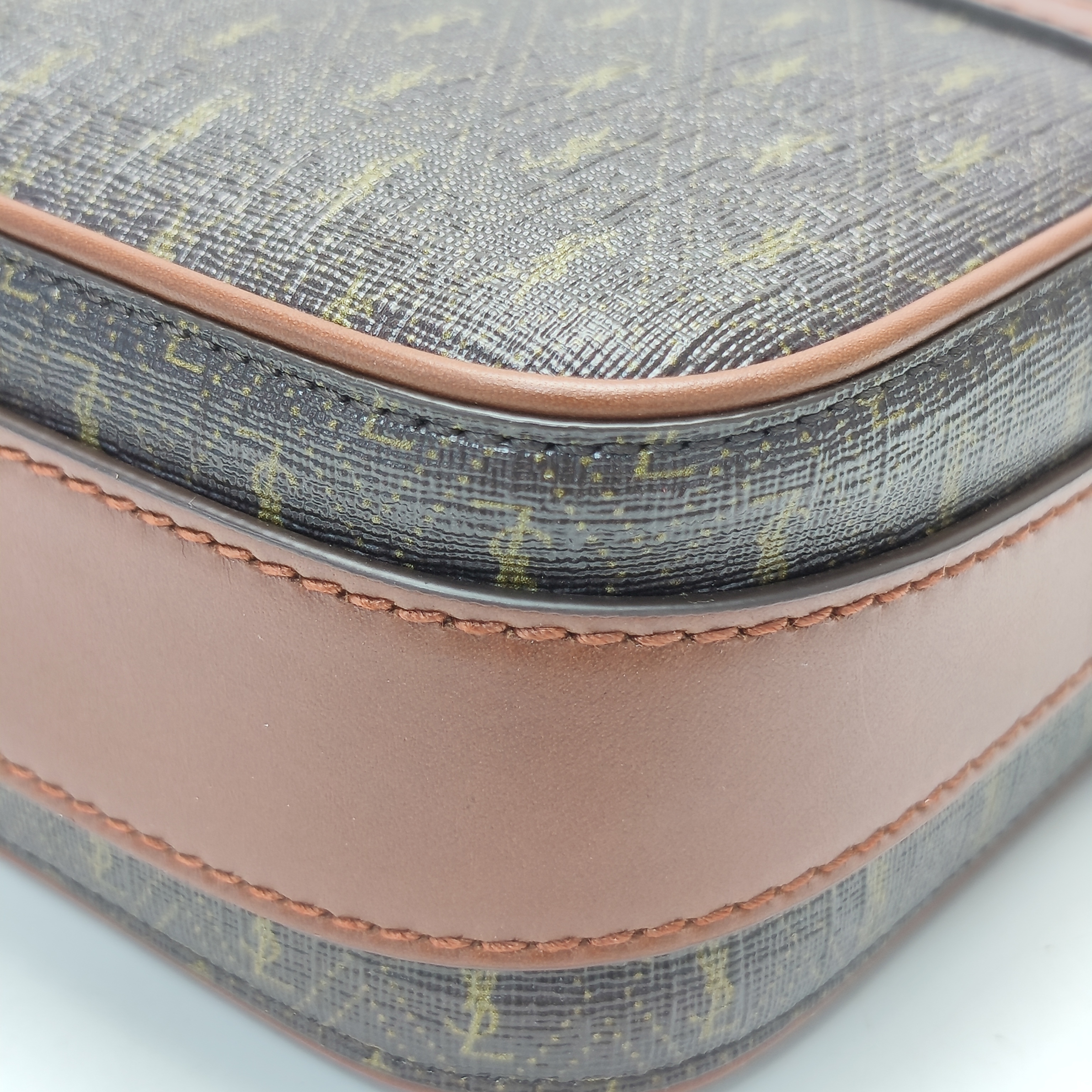 【*Shipped from: China*】Yves Saint Laurent PU Shoulder Bag — view 6