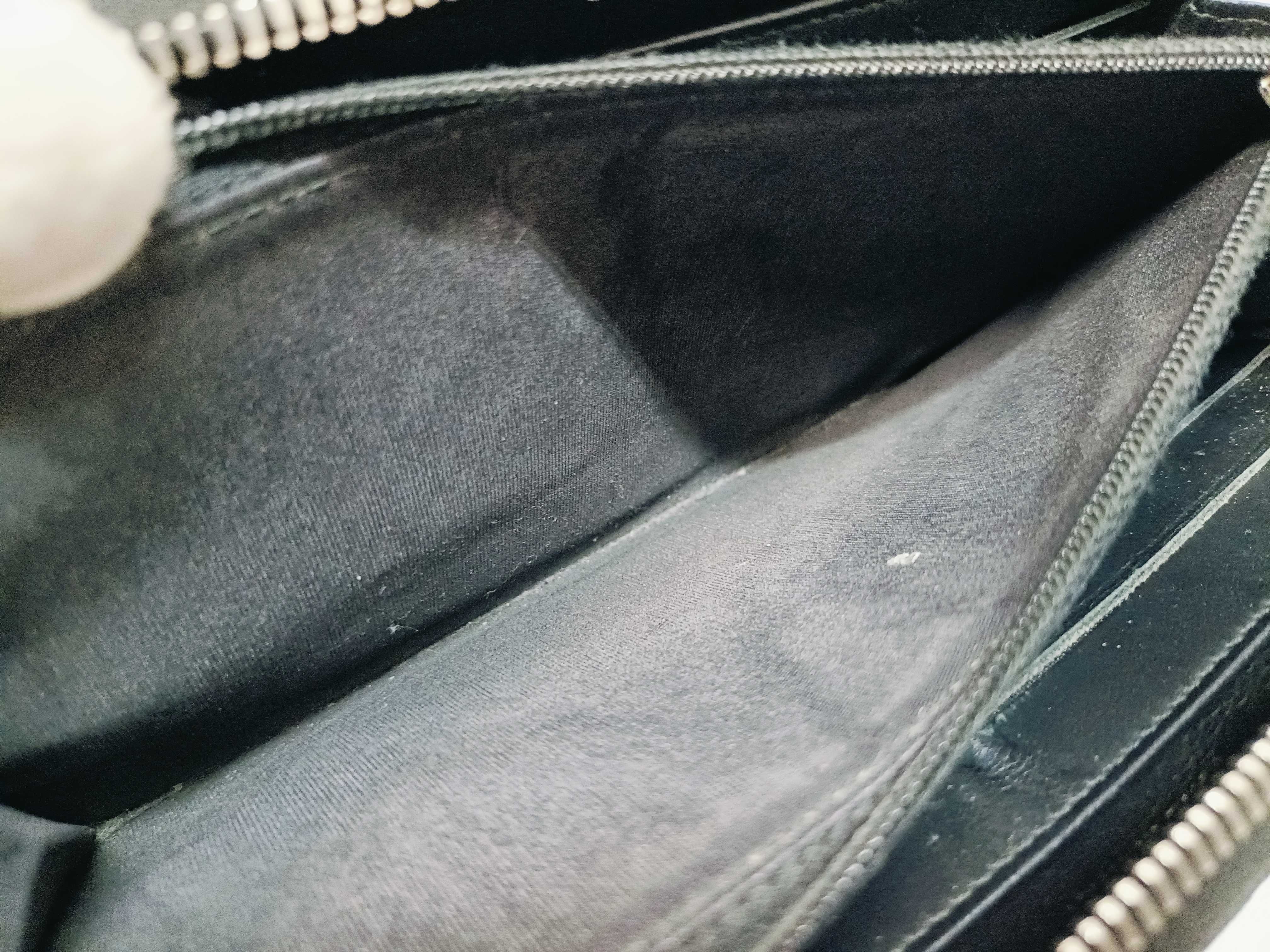 Caviar Skin Matelassé Round Zip Long Wallet (Serial No. 22) — view 11