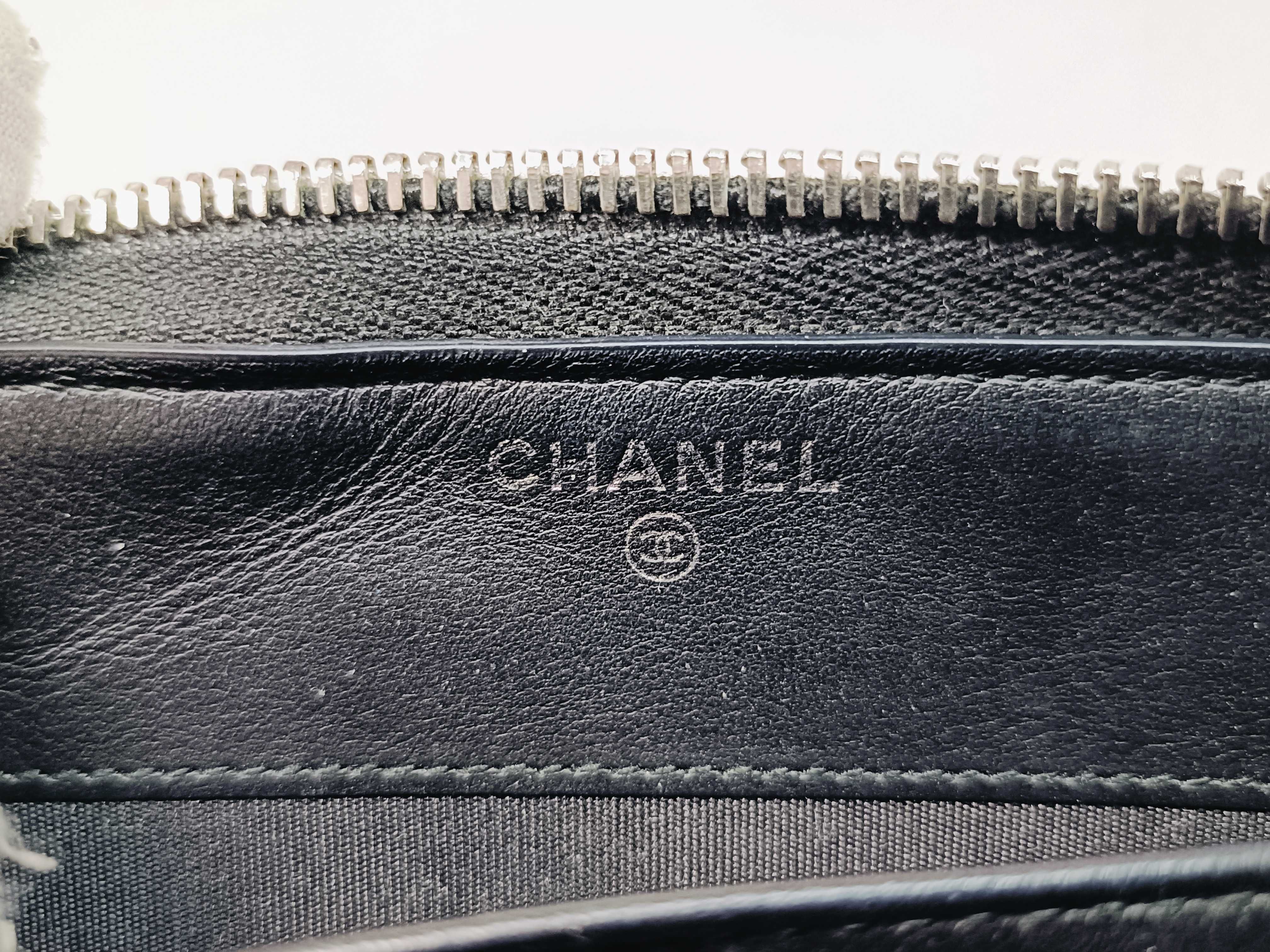 Caviar Skin Matelassé Round Zip Long Wallet (Serial No. 22) — view 14