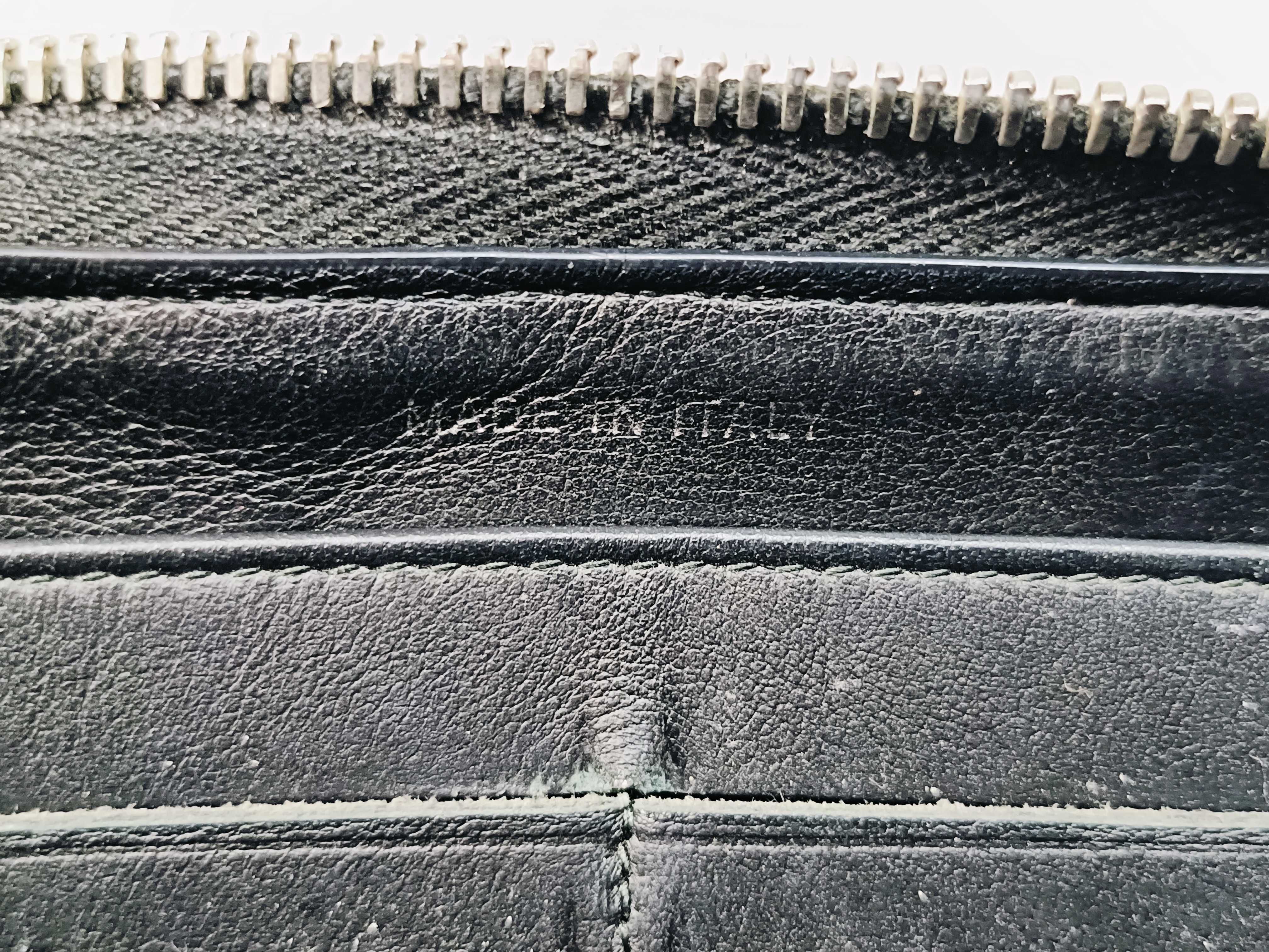 Caviar Skin Matelassé Round Zip Long Wallet (Serial No. 22) — view 15