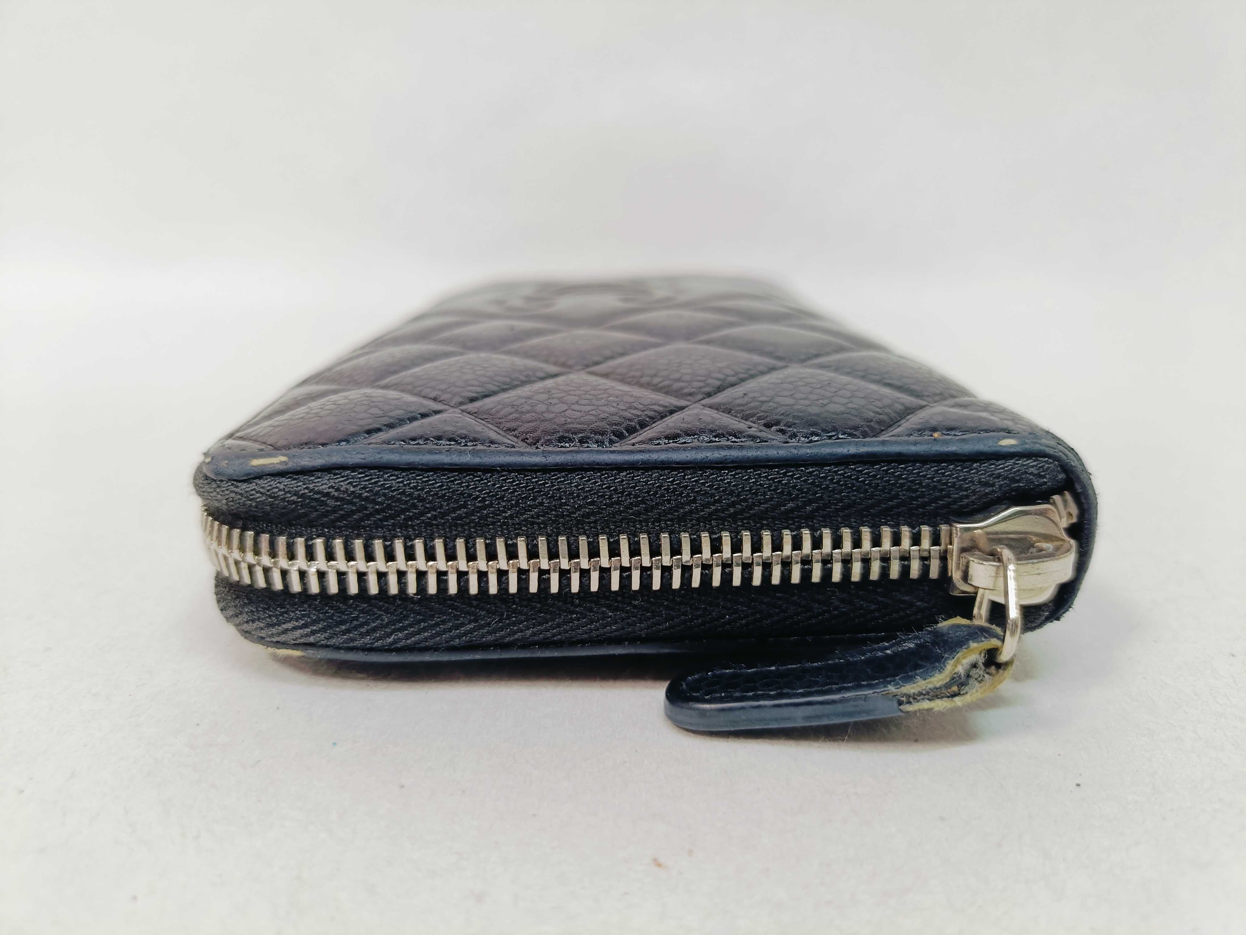 Caviar Skin Matelassé Round Zip Long Wallet (Serial No. 22) — view 3