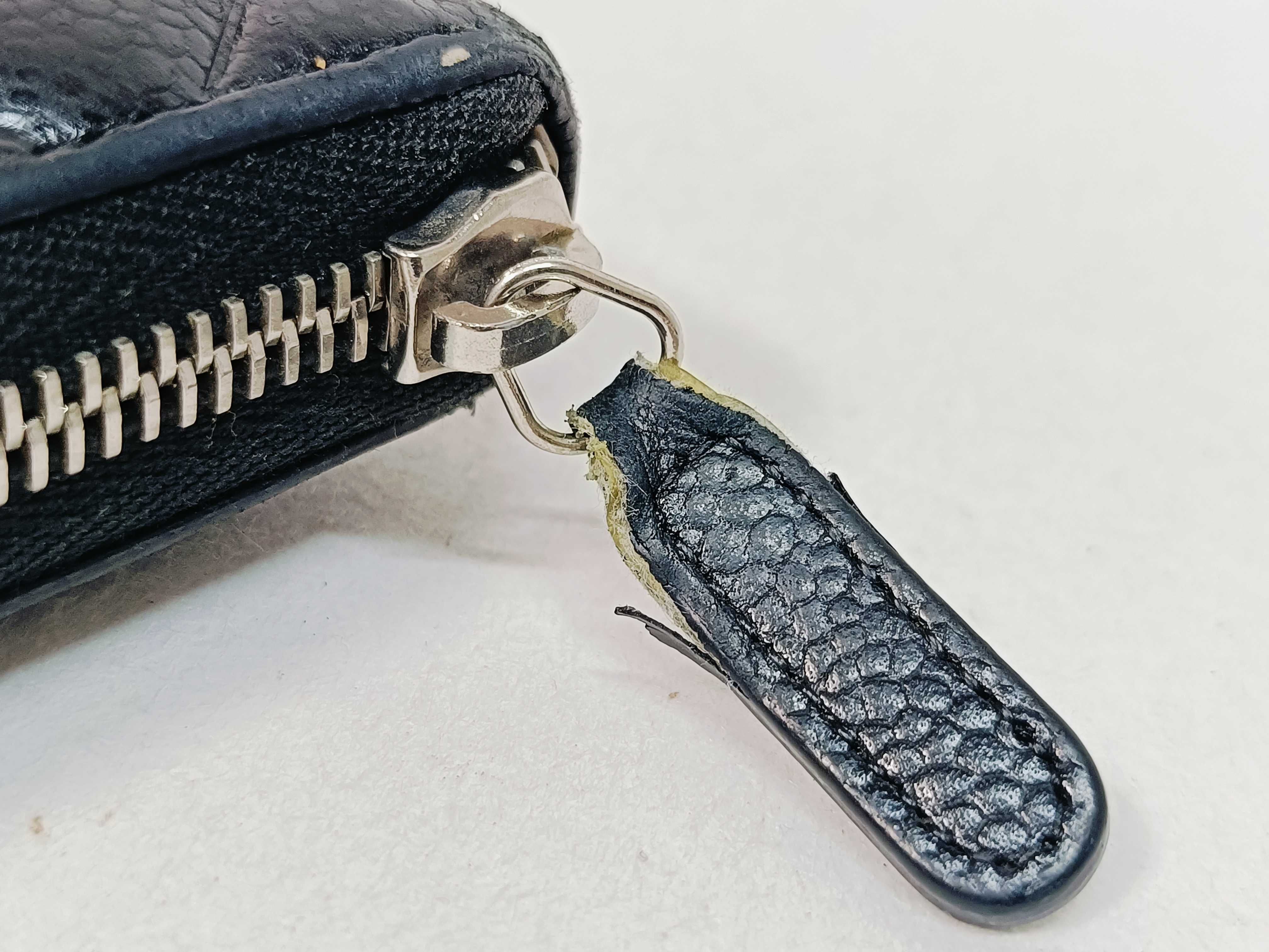 Caviar Skin Matelassé Round Zip Long Wallet (Serial No. 22) — view 7