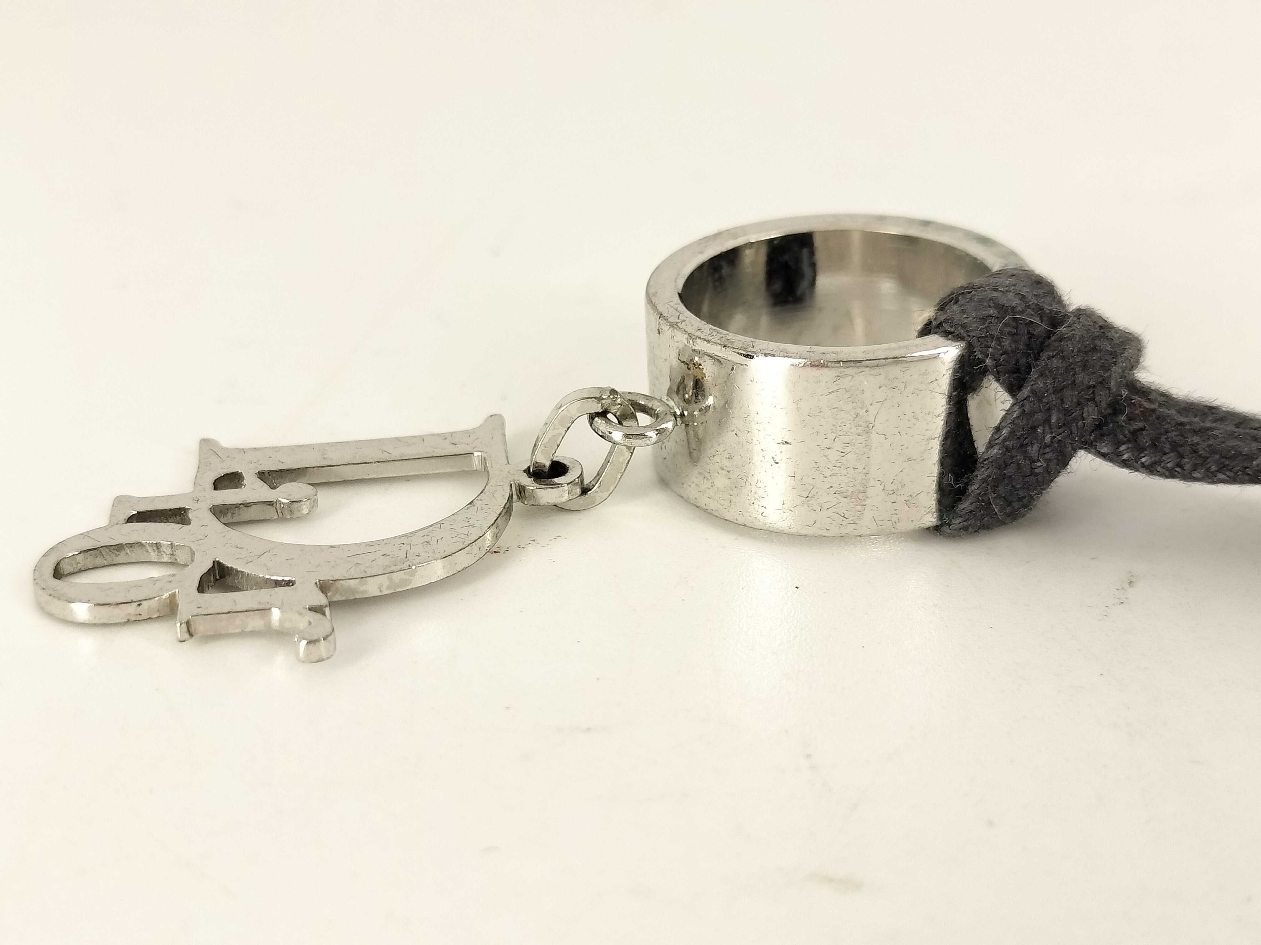 necklace — view 3