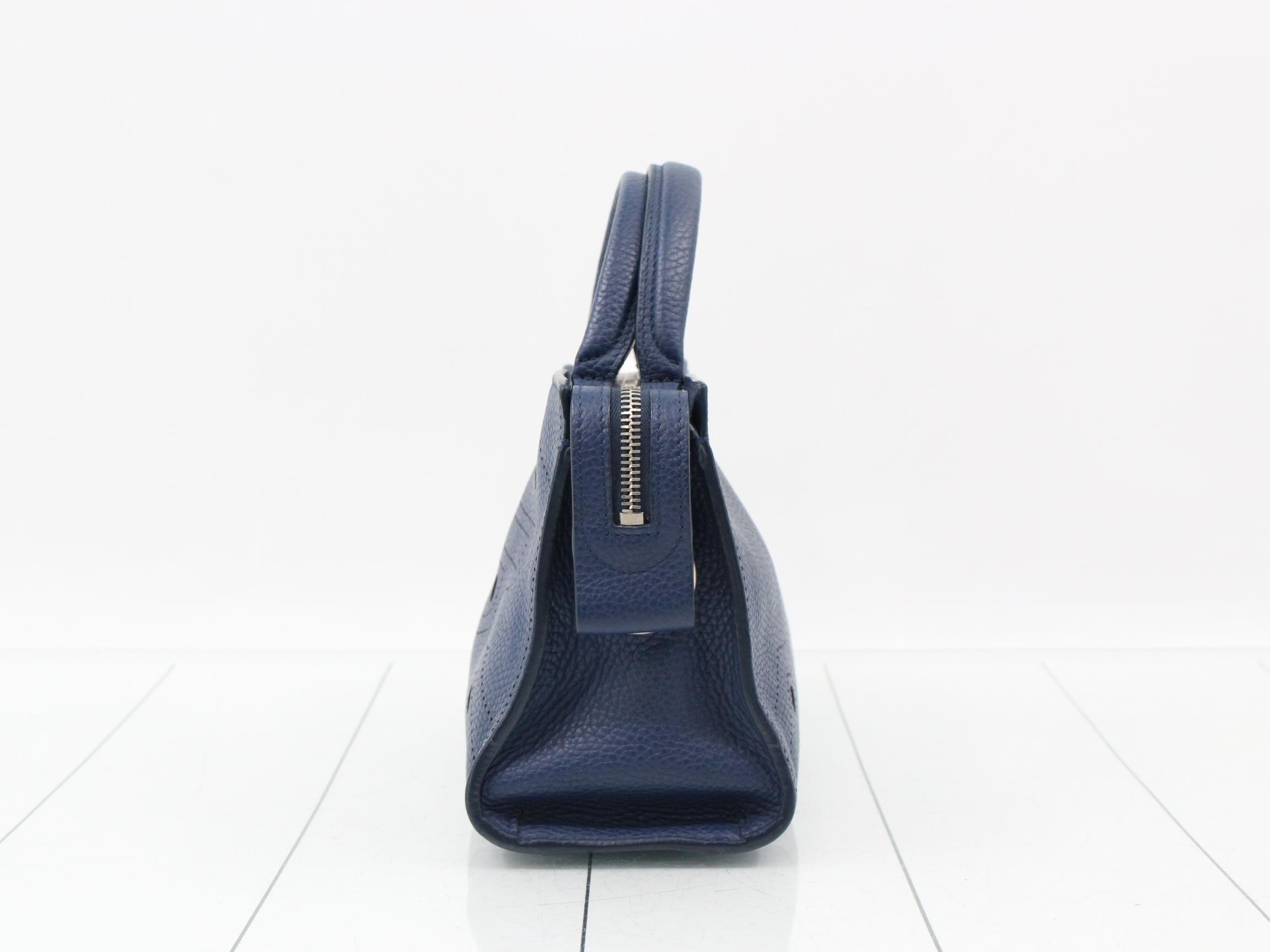 Classic handbag — view 3