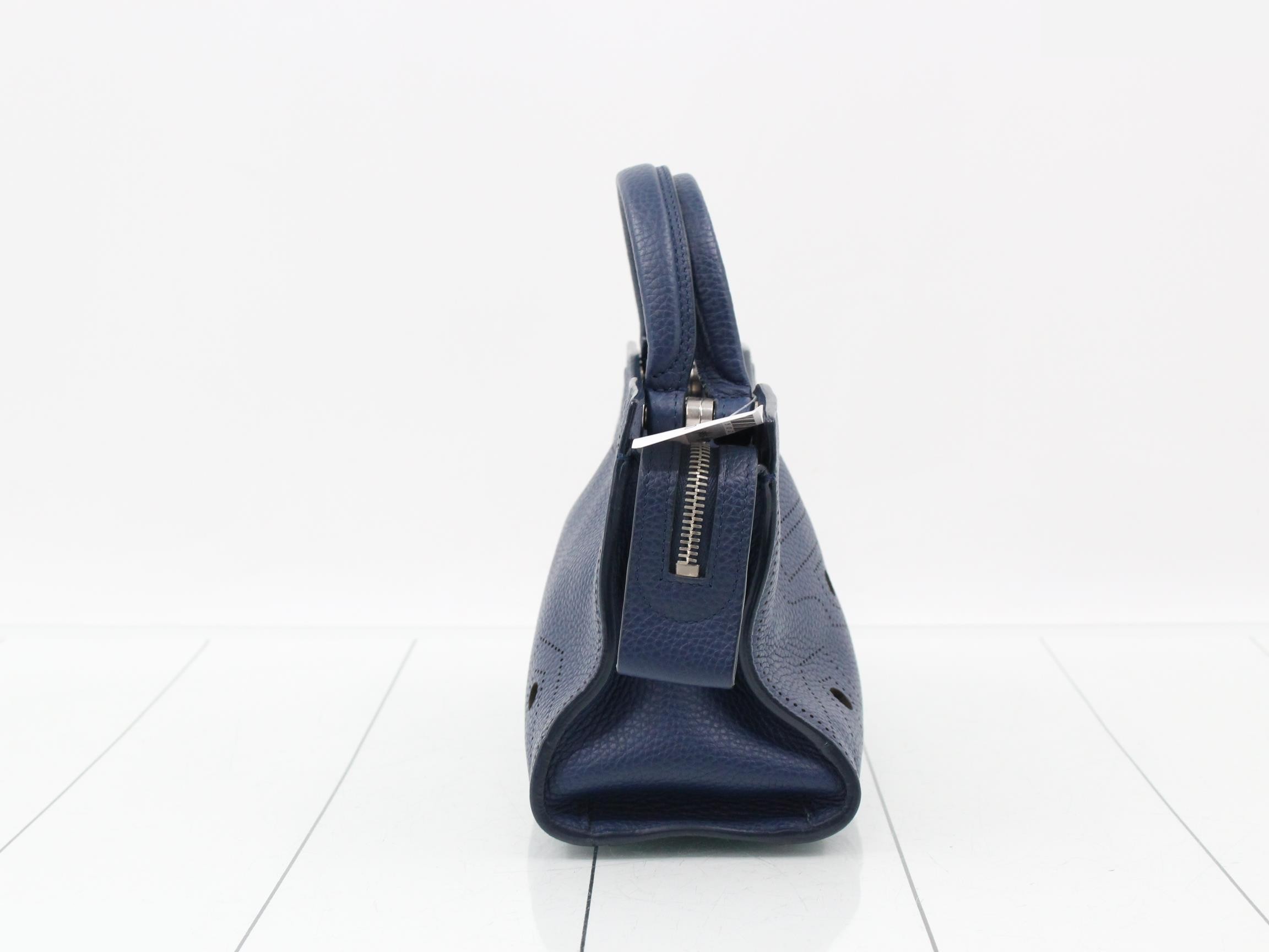 Classic handbag — view 4