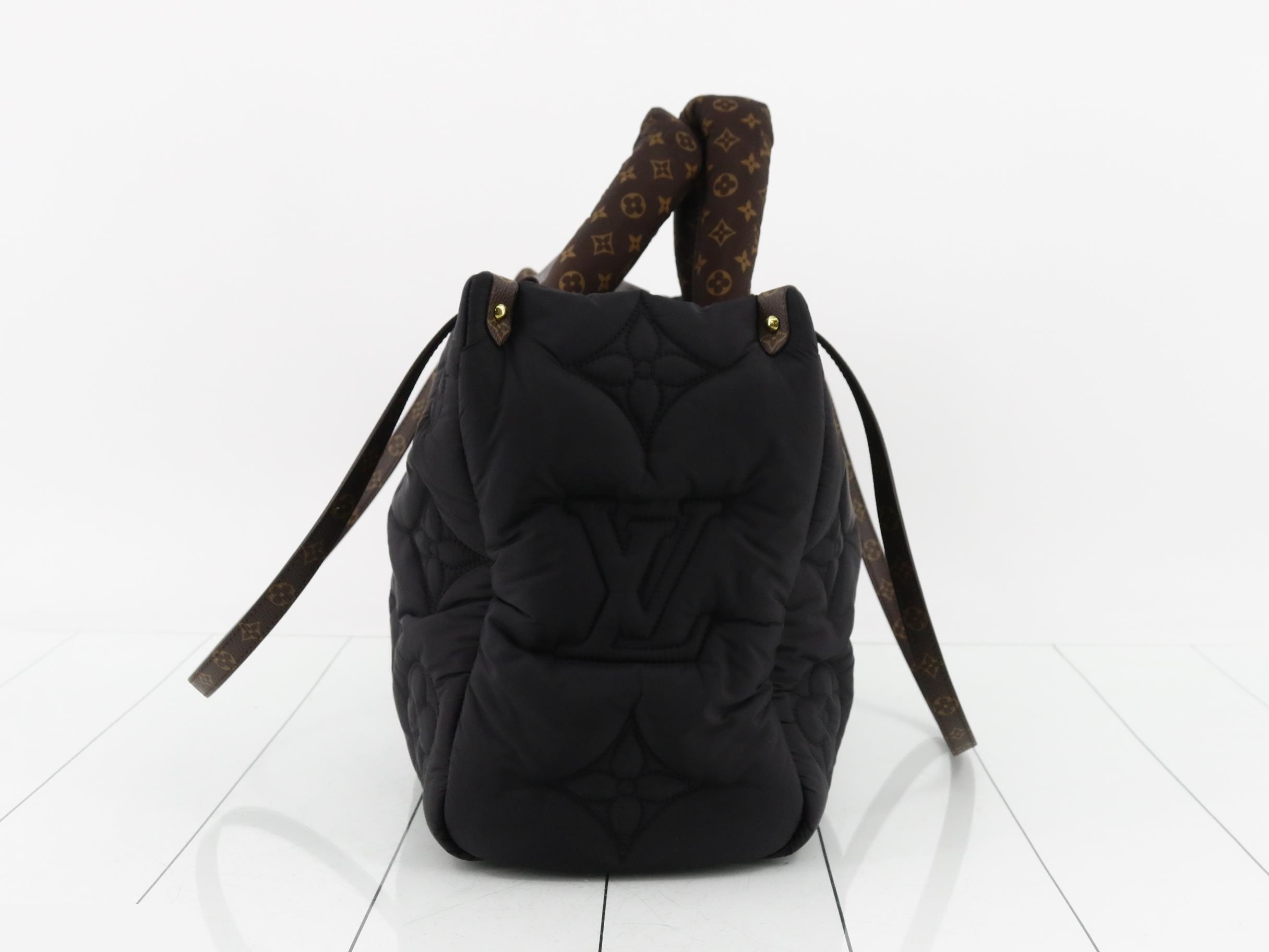 LV Pillow OnTheGo MM Noir 2-Way Handbag — view 3