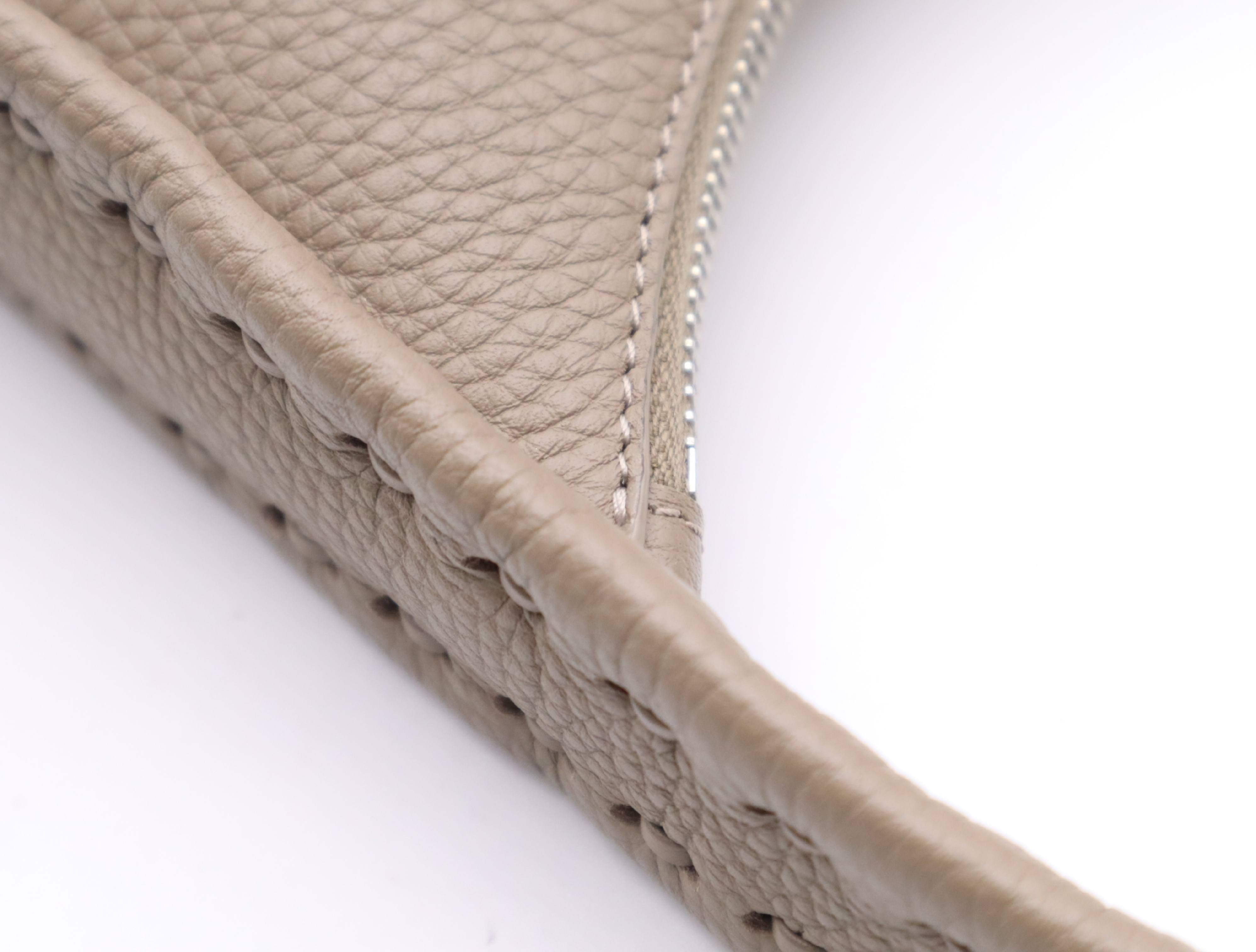 8BS094 Selleria Fendessence Handbag, Beige, with Dust Bag, Shoulder Bag — view 8