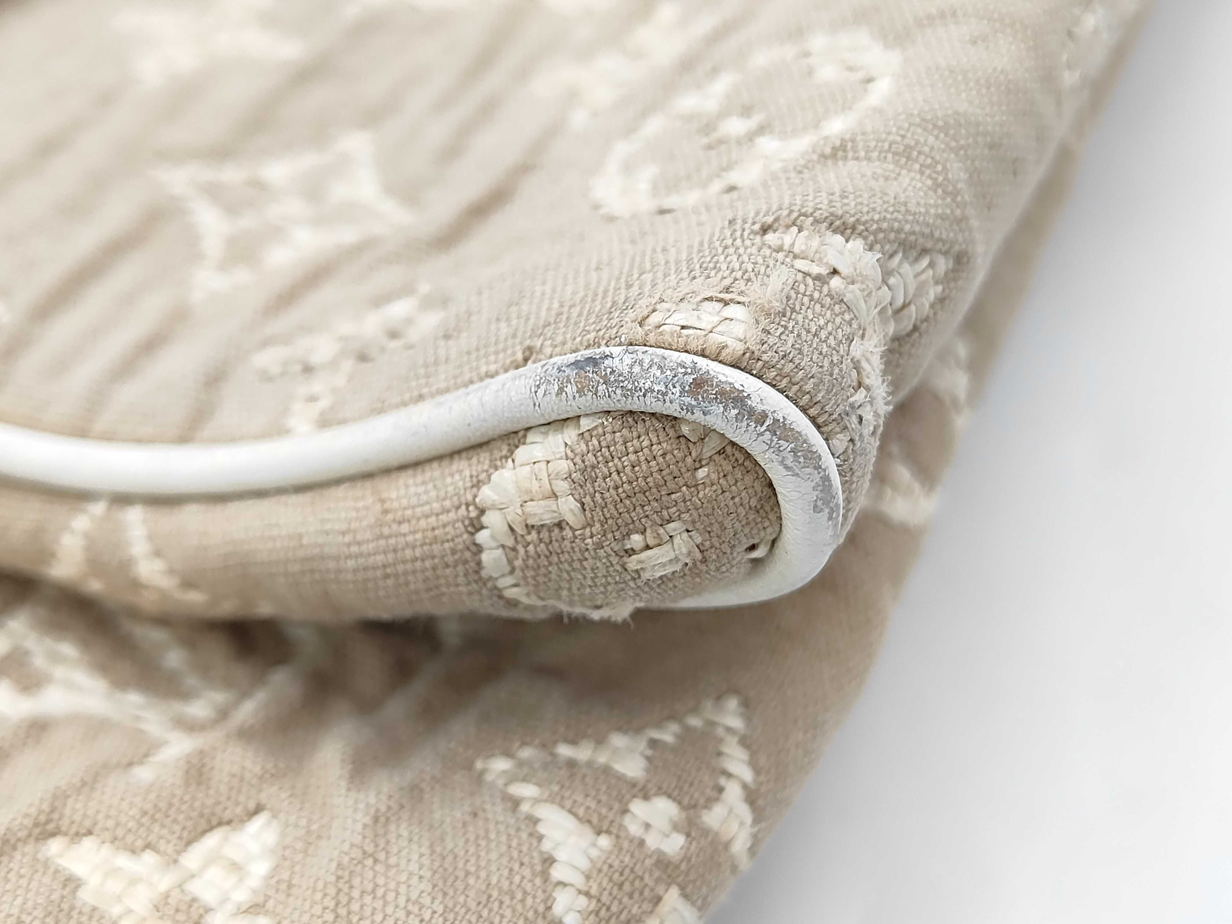 Sabia Cabas MM Handbag — view 15