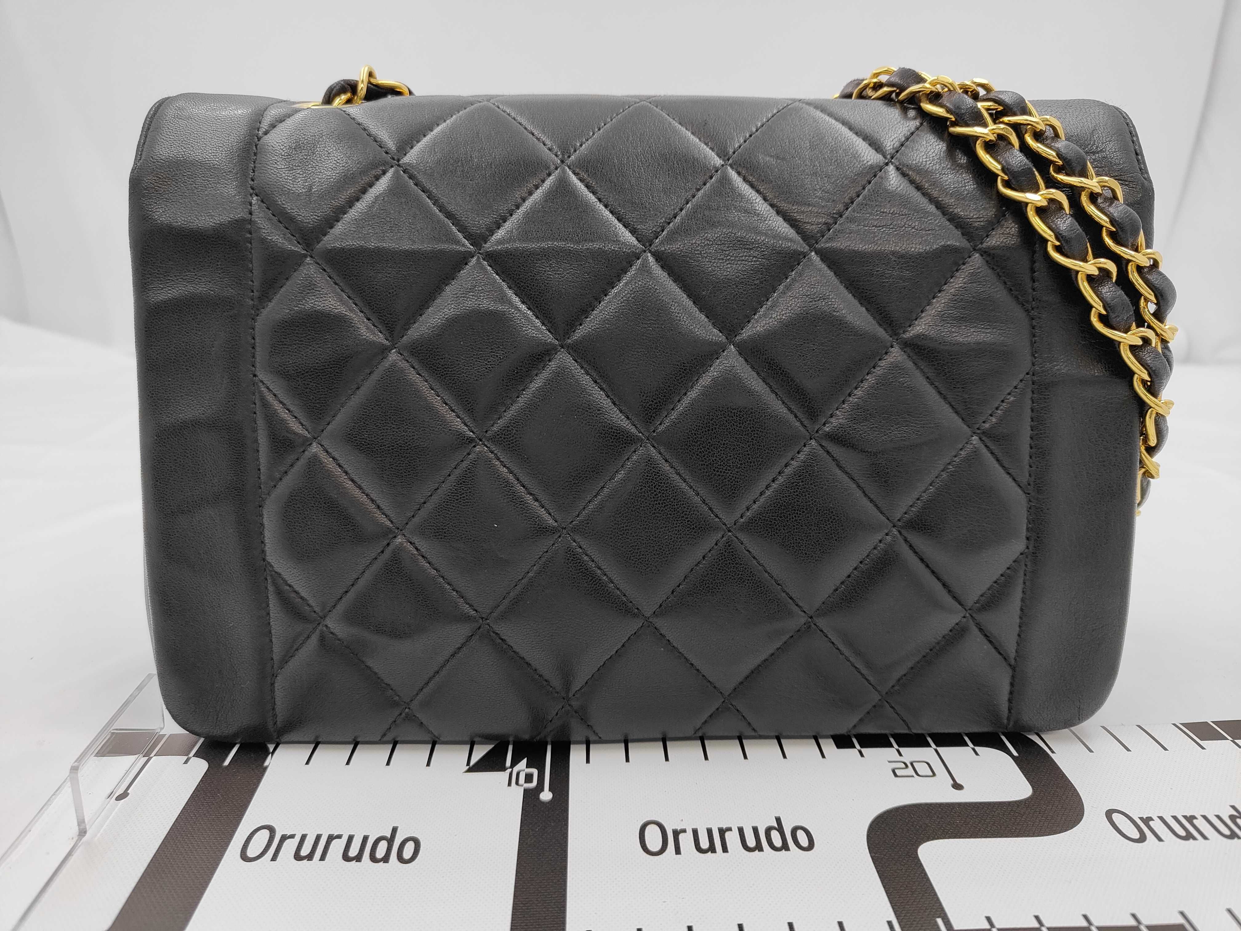 Matelassé 25 Diana Chain Shoulder Bag, Black, Series 2 (Shoulder Bag) — view 2