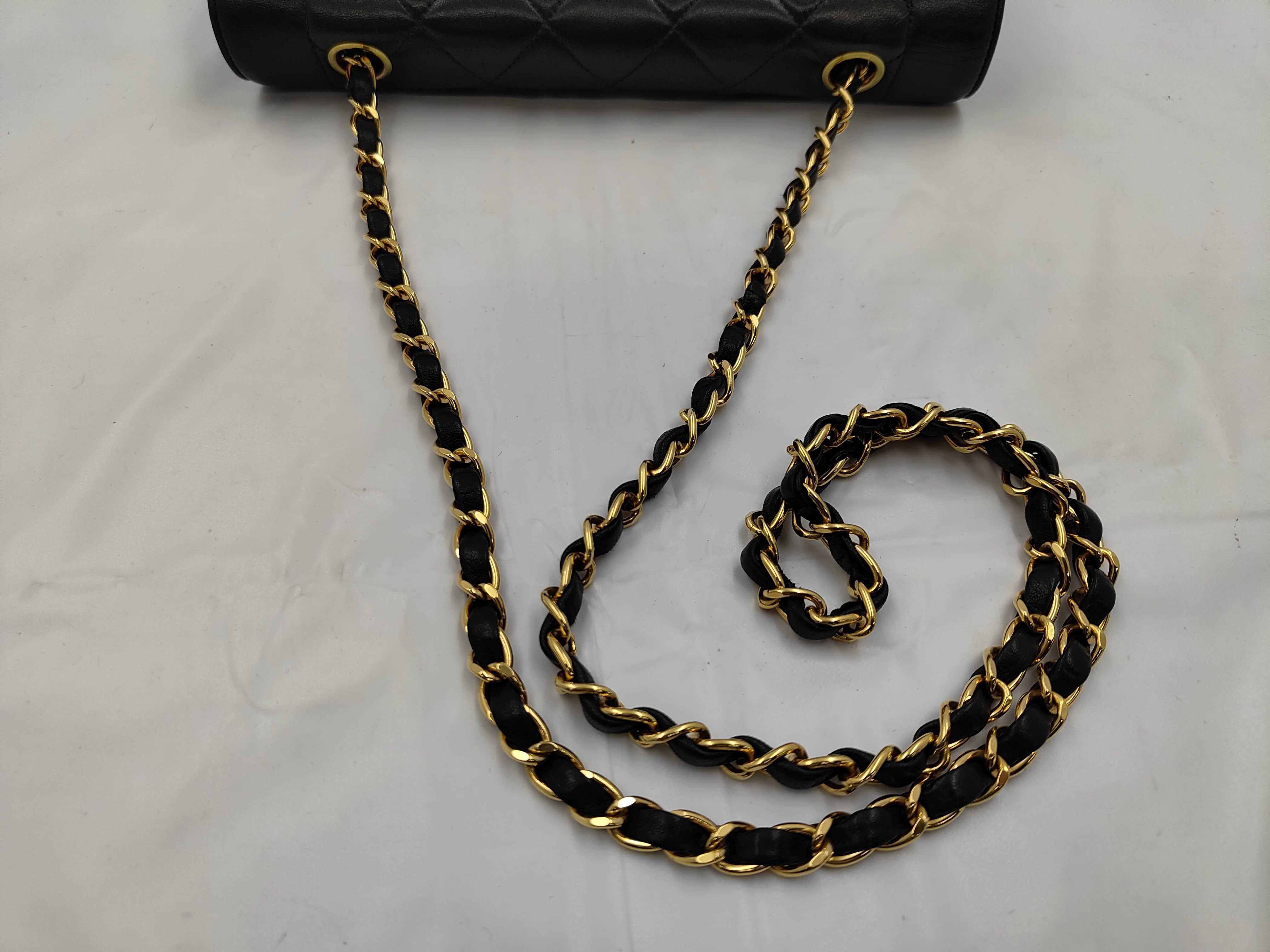 Matelassé 25 Diana Chain Shoulder Bag, Black, Series 2 (Shoulder Bag) — view 3