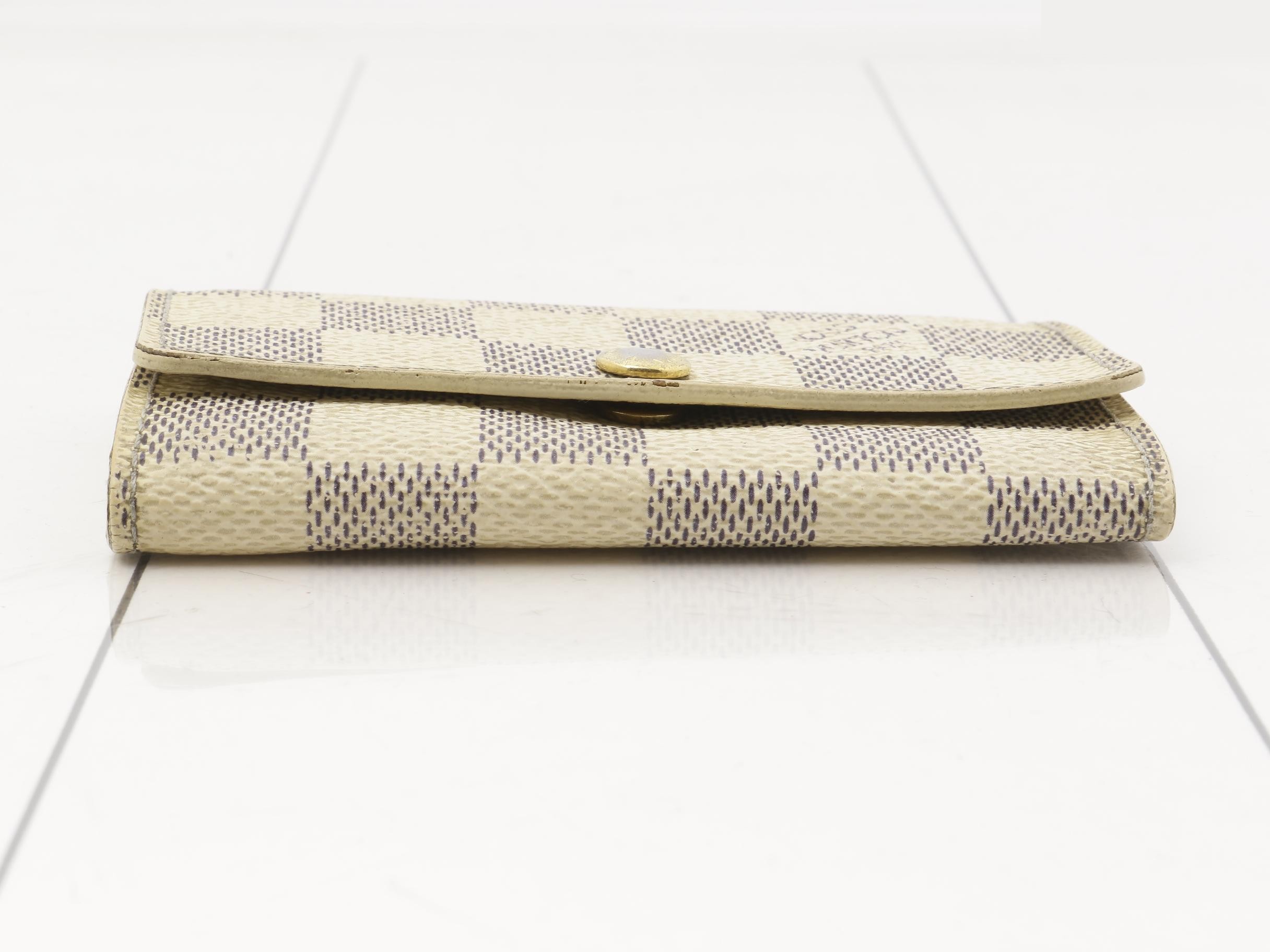Multicles 6 — view 3