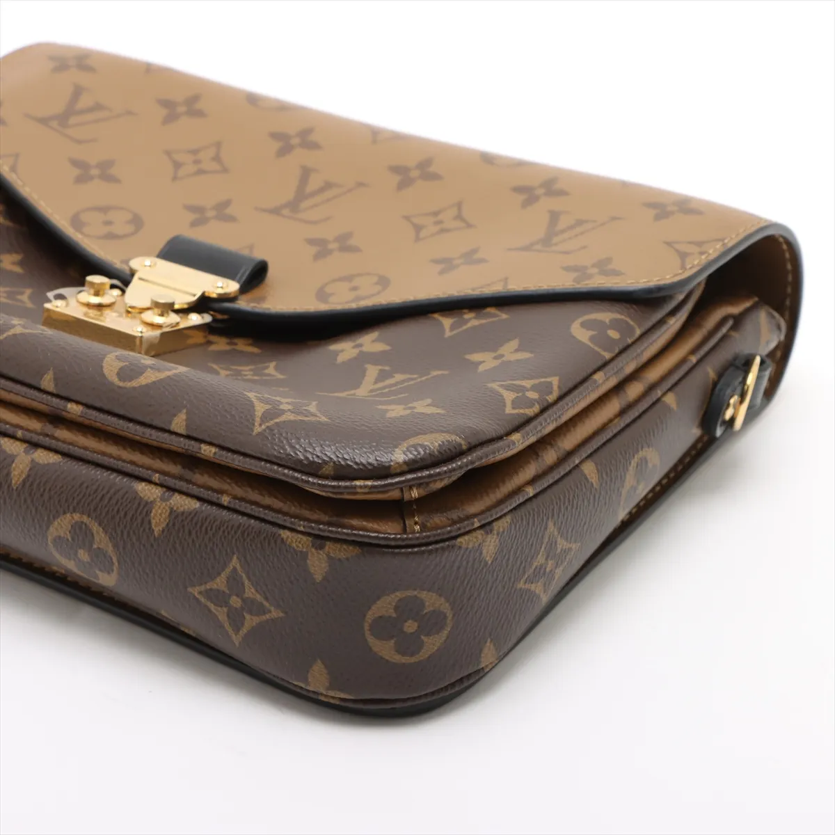 Monogram Reverse Pochette Metis MM M44876 DR2139 Brown RFID Reactive — view 3