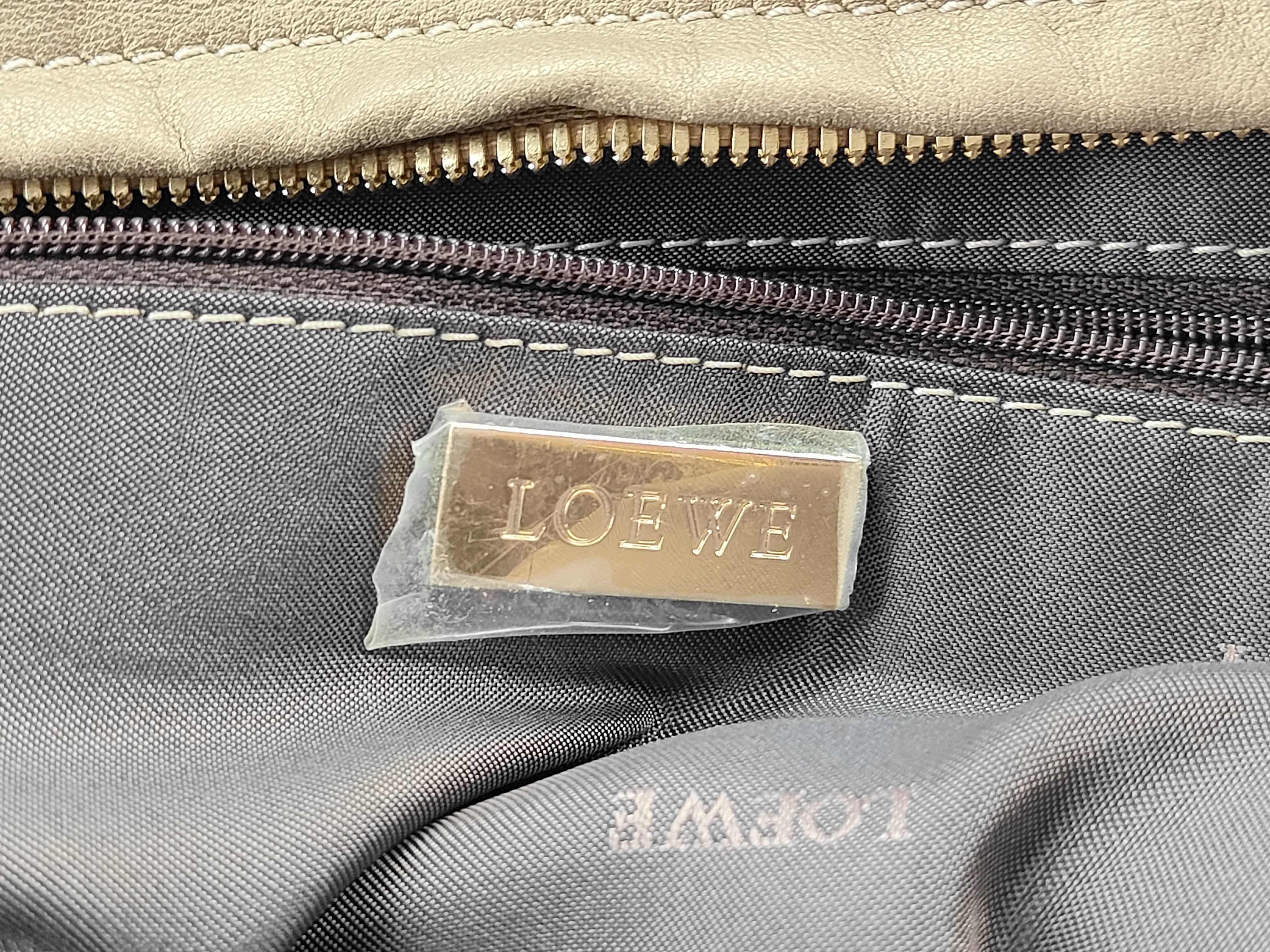 Amazona handbag, Anagram pattern, gold, with padlock and key, Boston bag style. — view 13