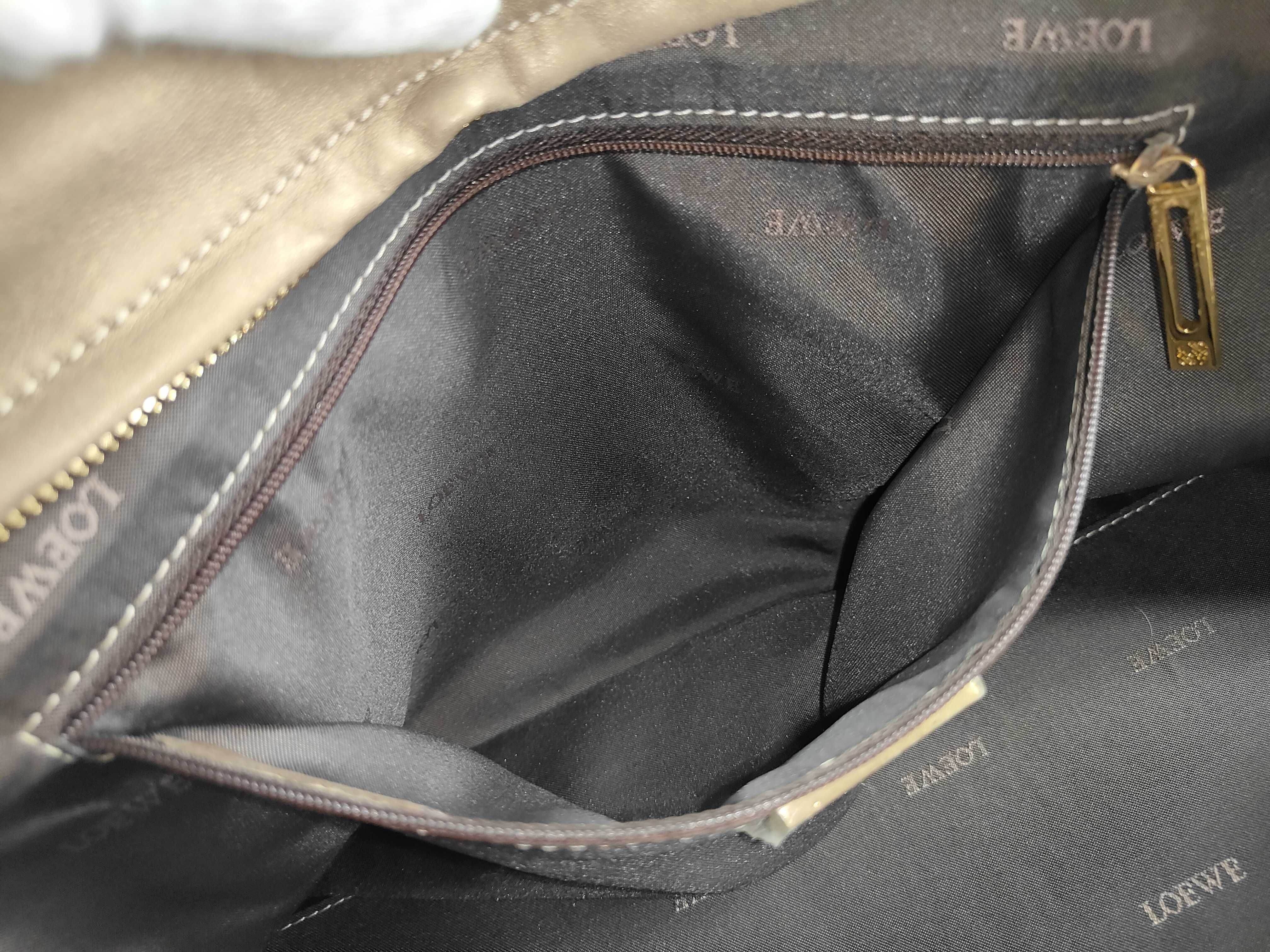 Amazona handbag, Anagram pattern, gold, with padlock and key, Boston bag style. — view 14
