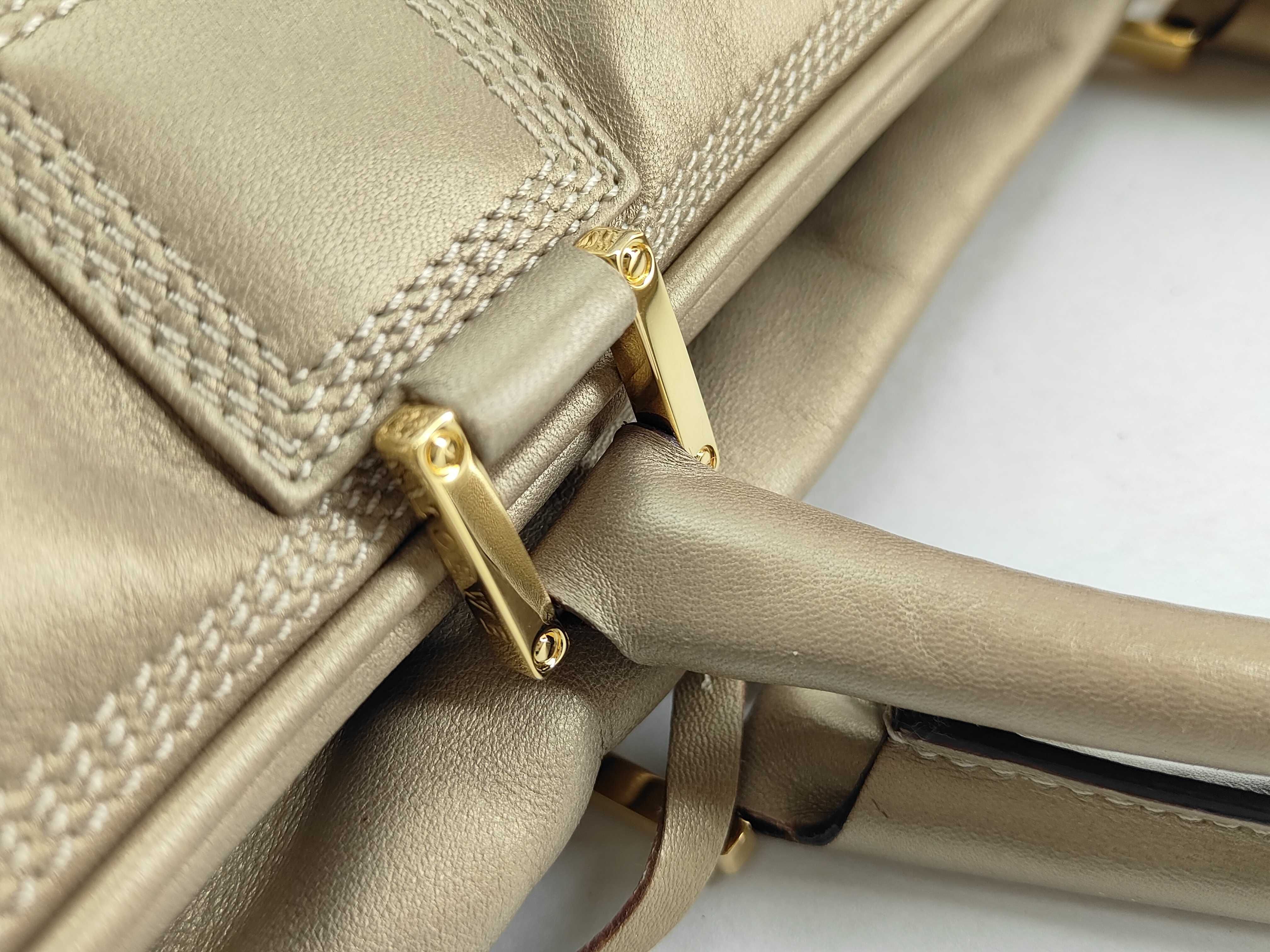 Amazona handbag, Anagram pattern, gold, with padlock and key, Boston bag style. — view 6