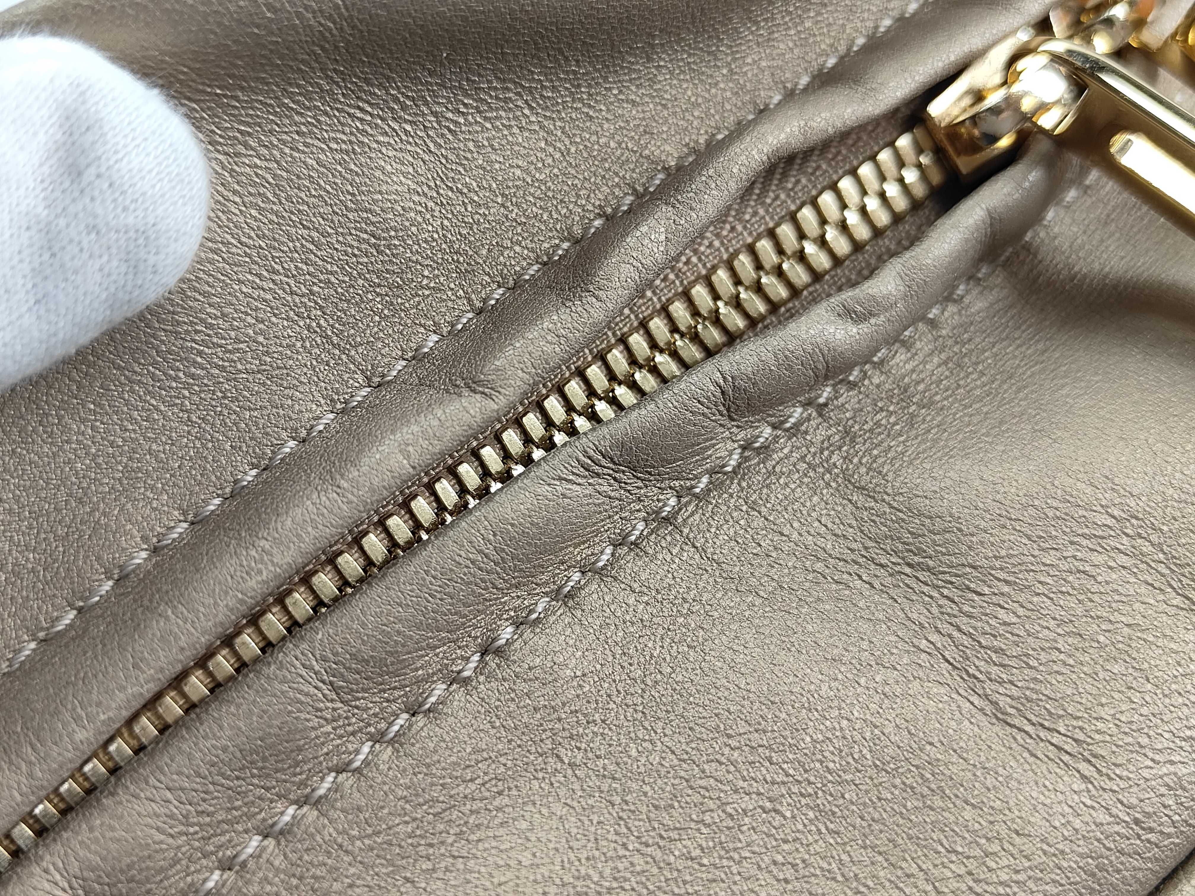 Amazona handbag, Anagram pattern, gold, with padlock and key, Boston bag style. — view 7