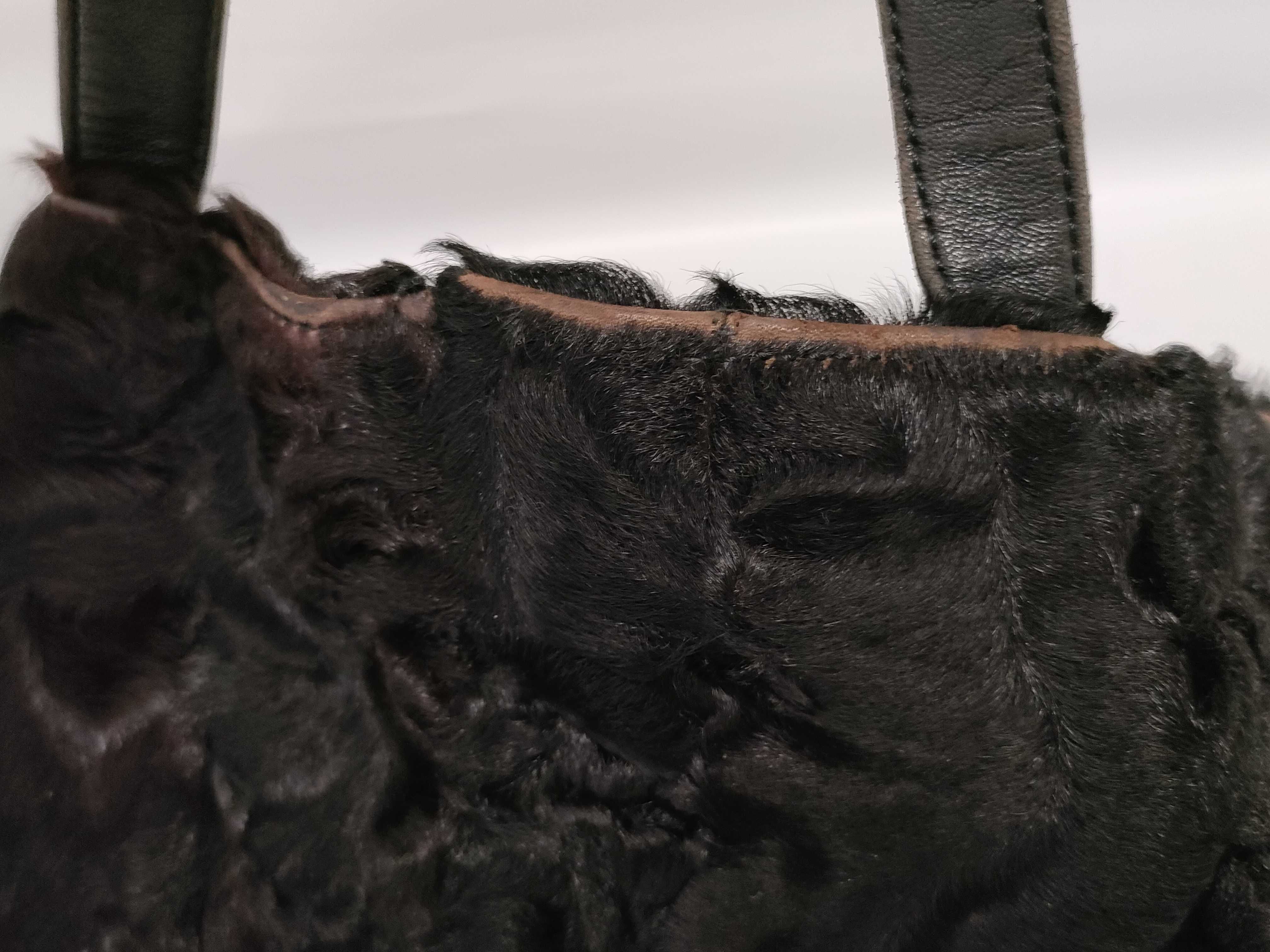 Rabbit Fur Leather Handle Black Handbag — view 9