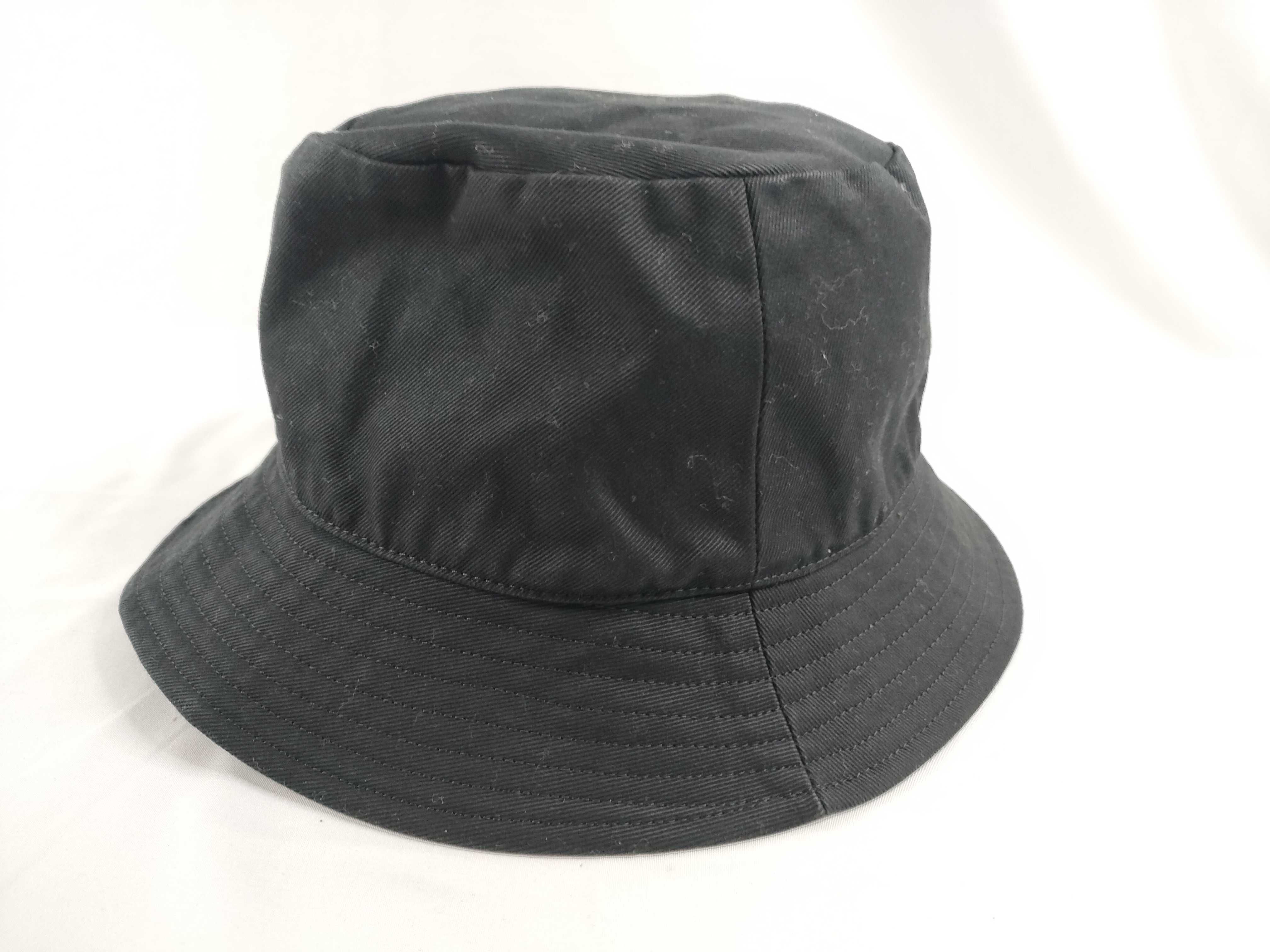 hat and other accessories — view 4