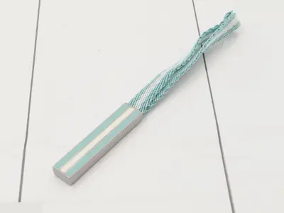Metal bar stripe keychain, light blue x white