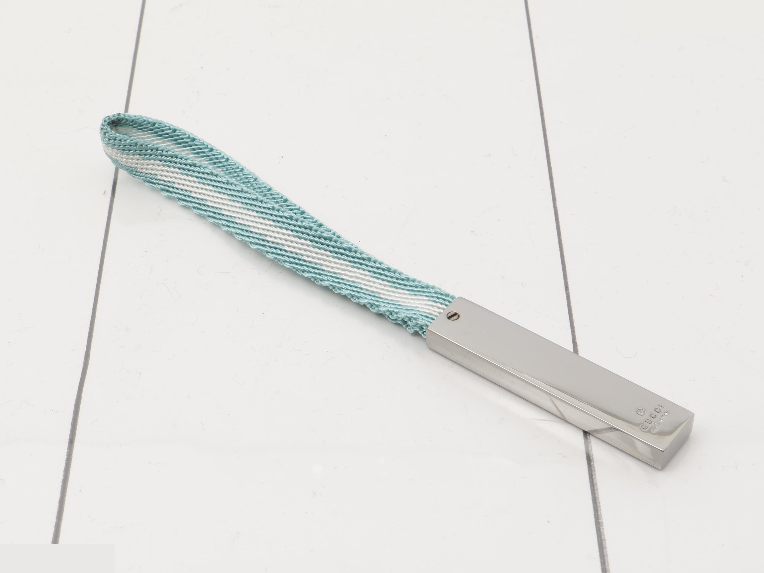 Metal bar stripe keychain, light blue x white — view 2