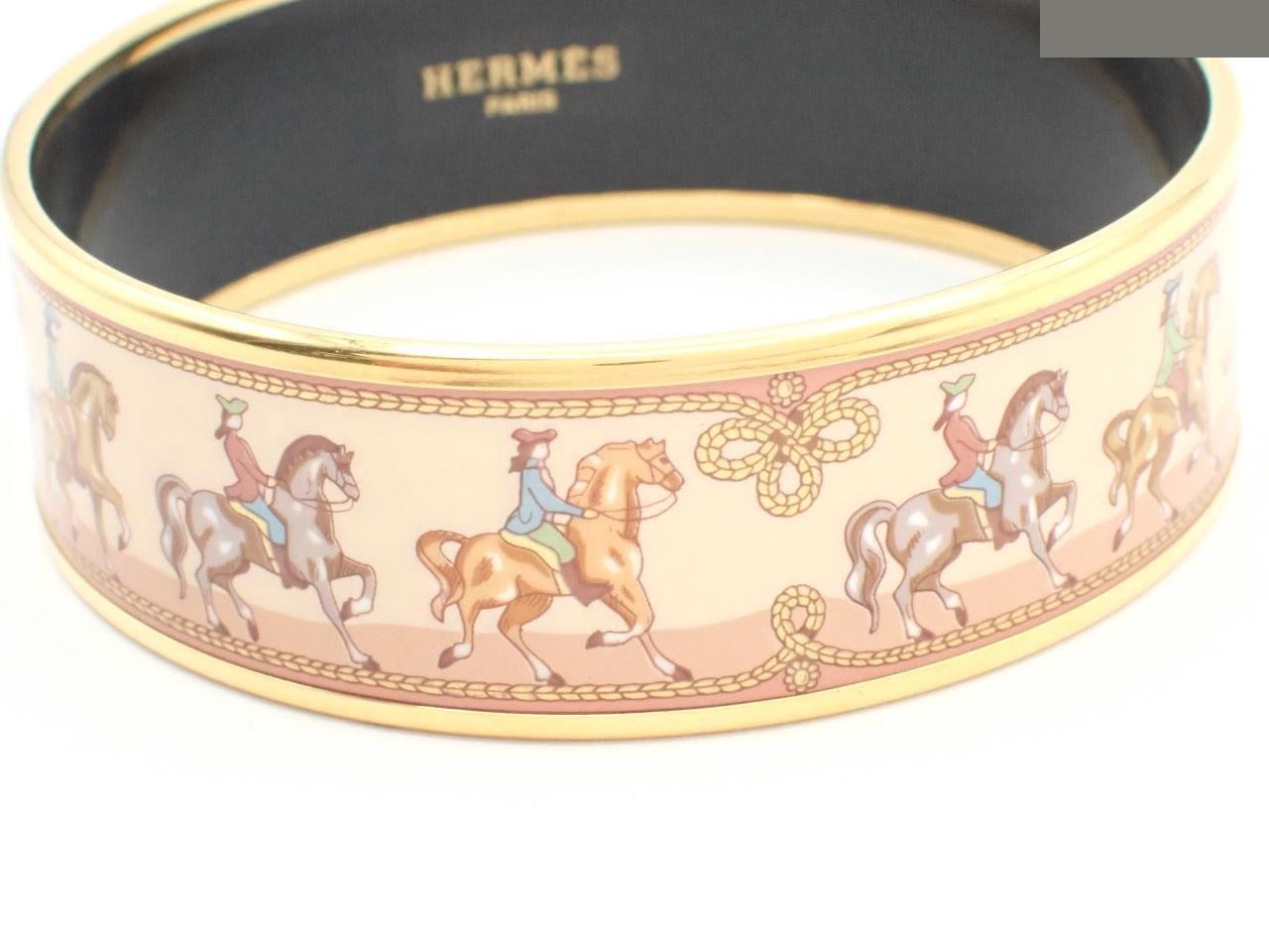 Enamel GM Bangle, Knight Motif, Wrist Circumference Approx. 19cm — view 3