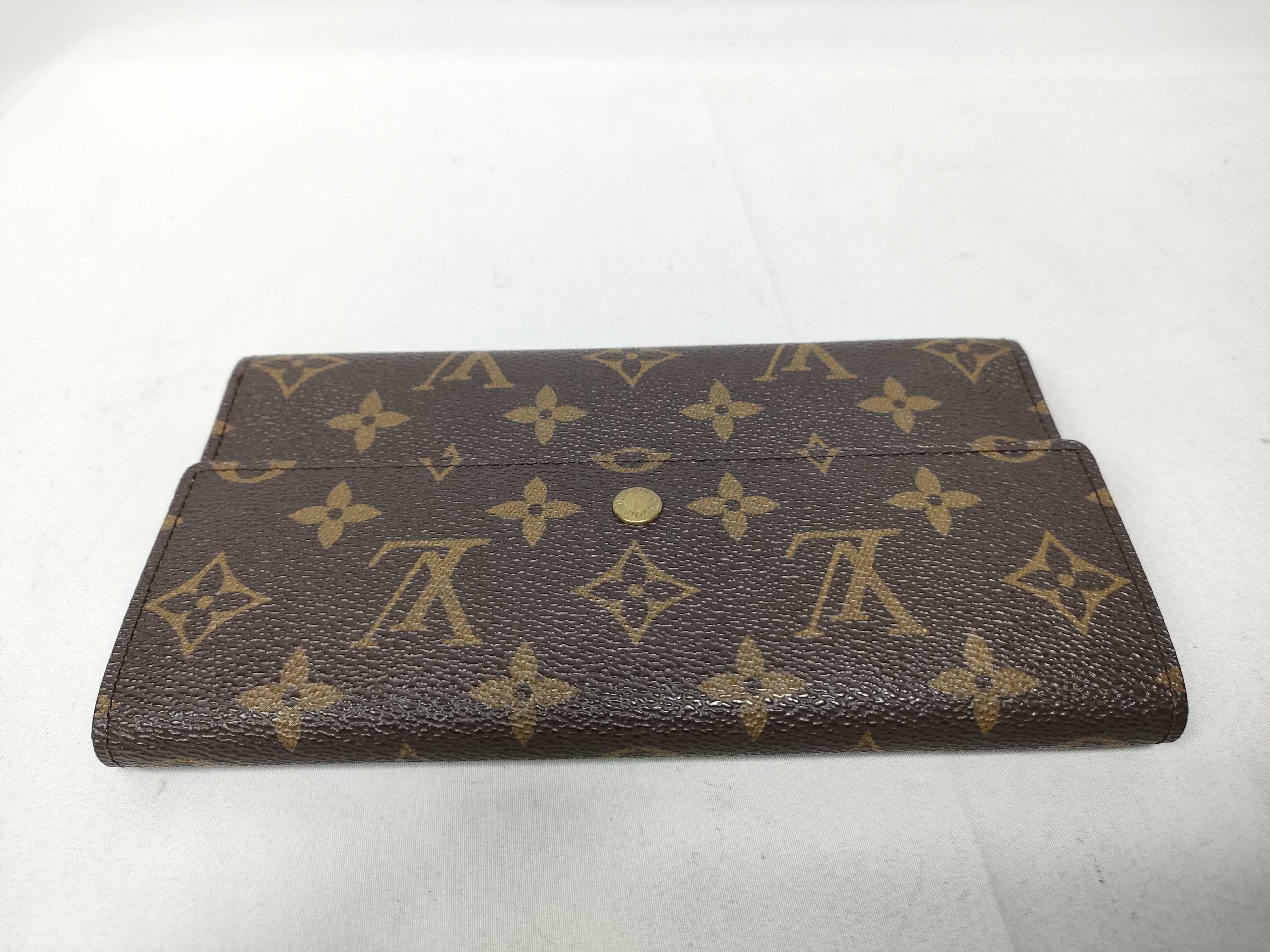 Monogram Louis Vuitton Button Wallet — view 8