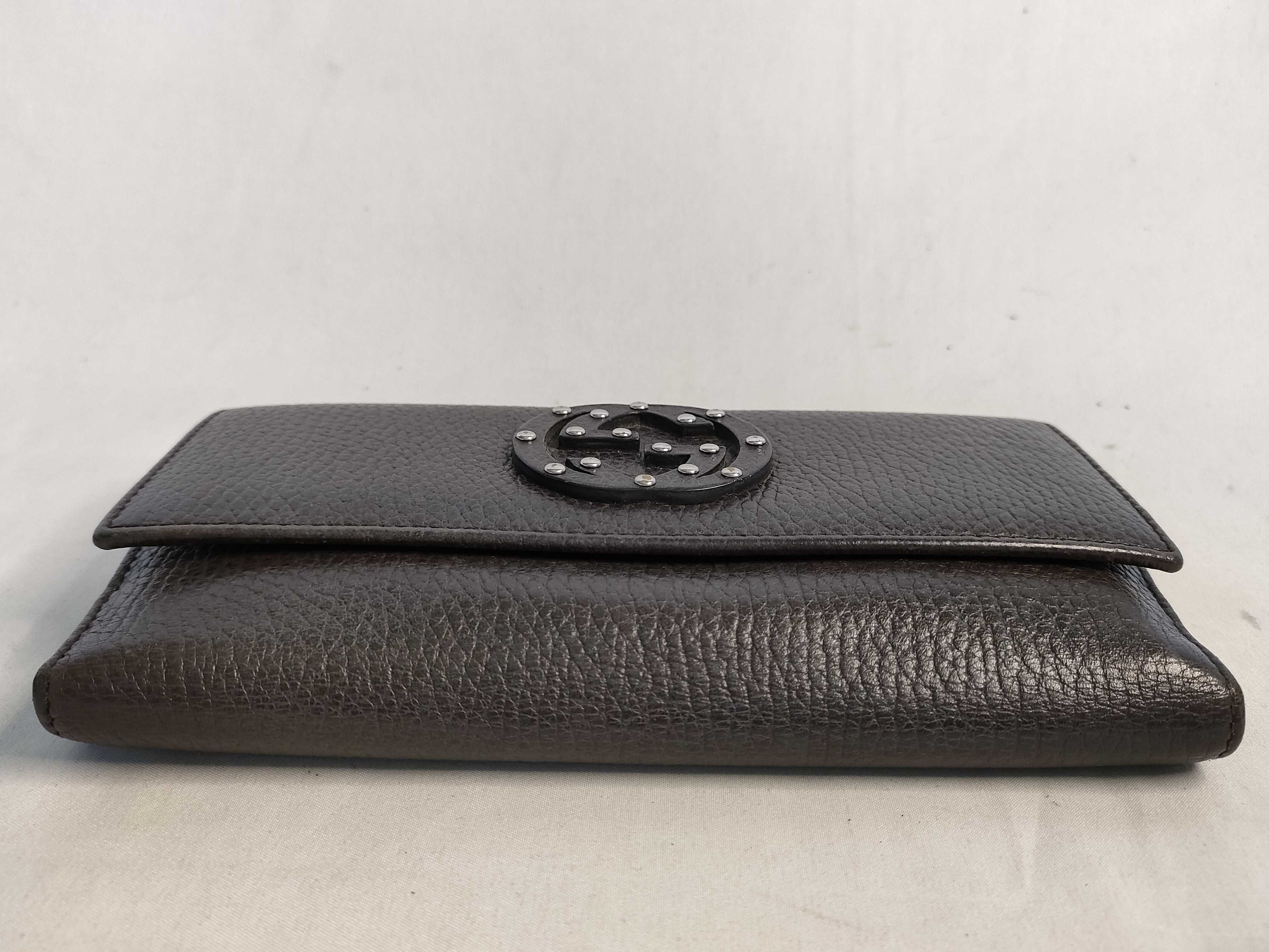 231843 Interlocking G Long Wallet GG Canvas Brown Brand Wallet Studs Wallet — view 4