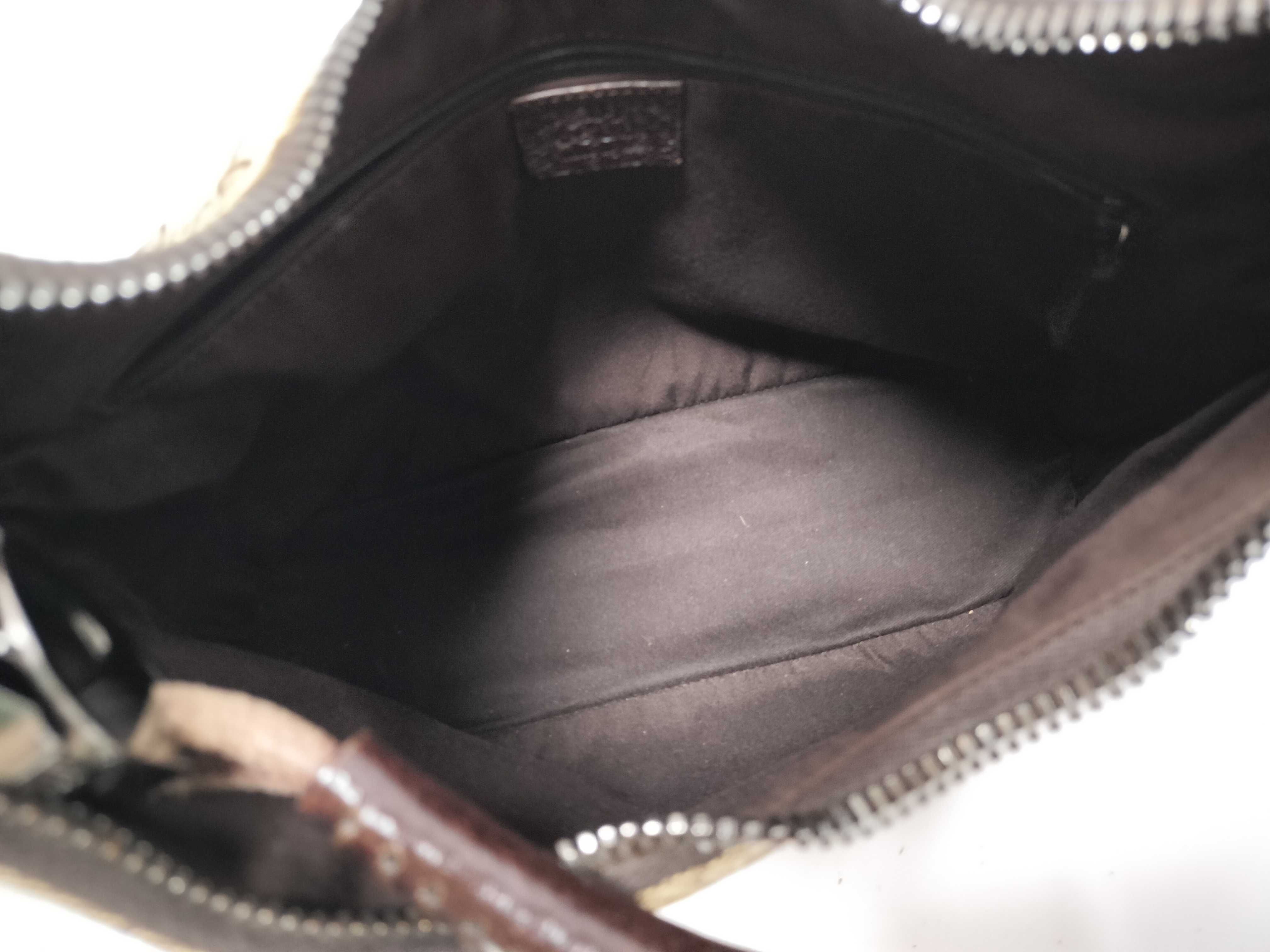 GG Canvas Shoulder Handbag — view 11