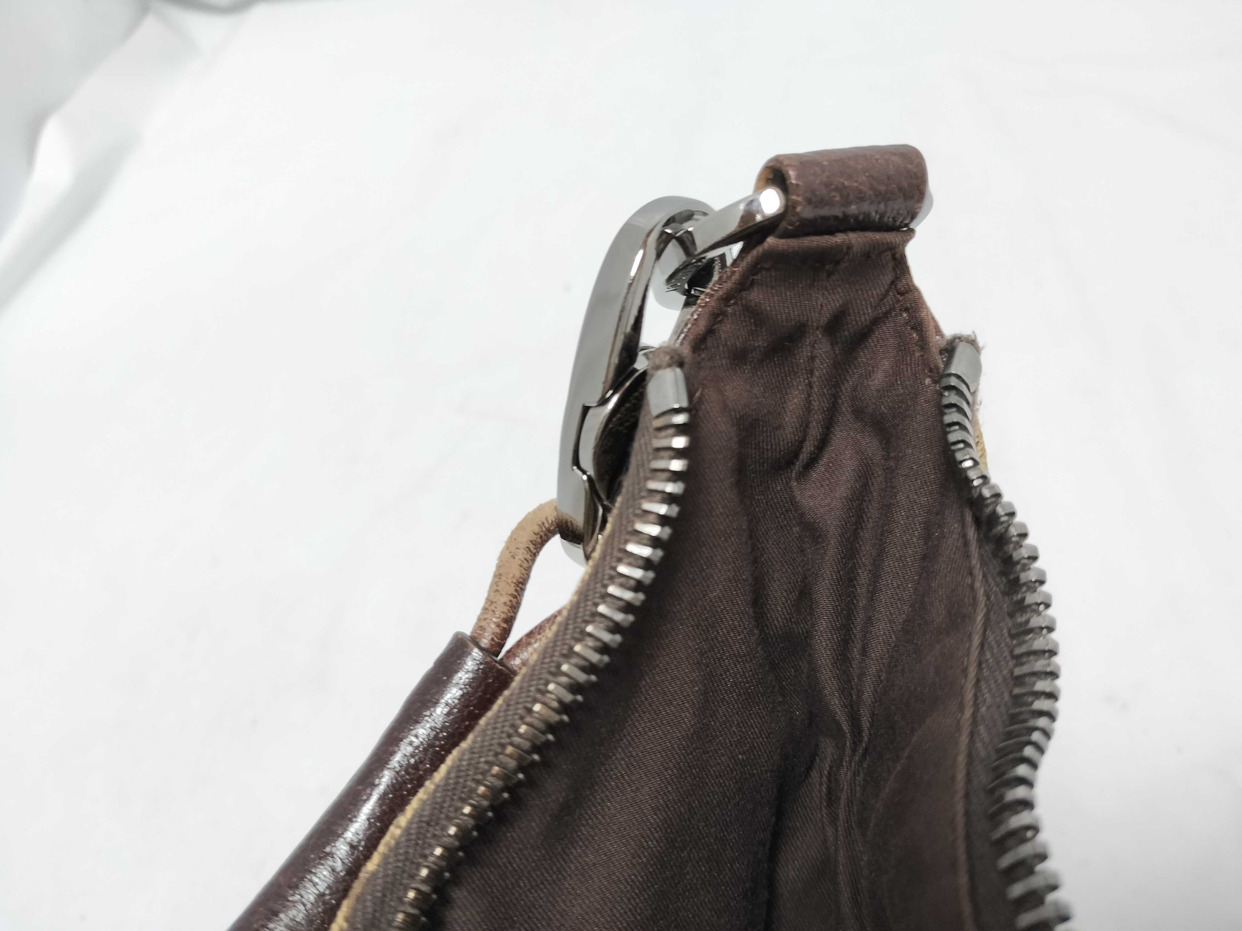 GG Canvas Shoulder Handbag — view 14