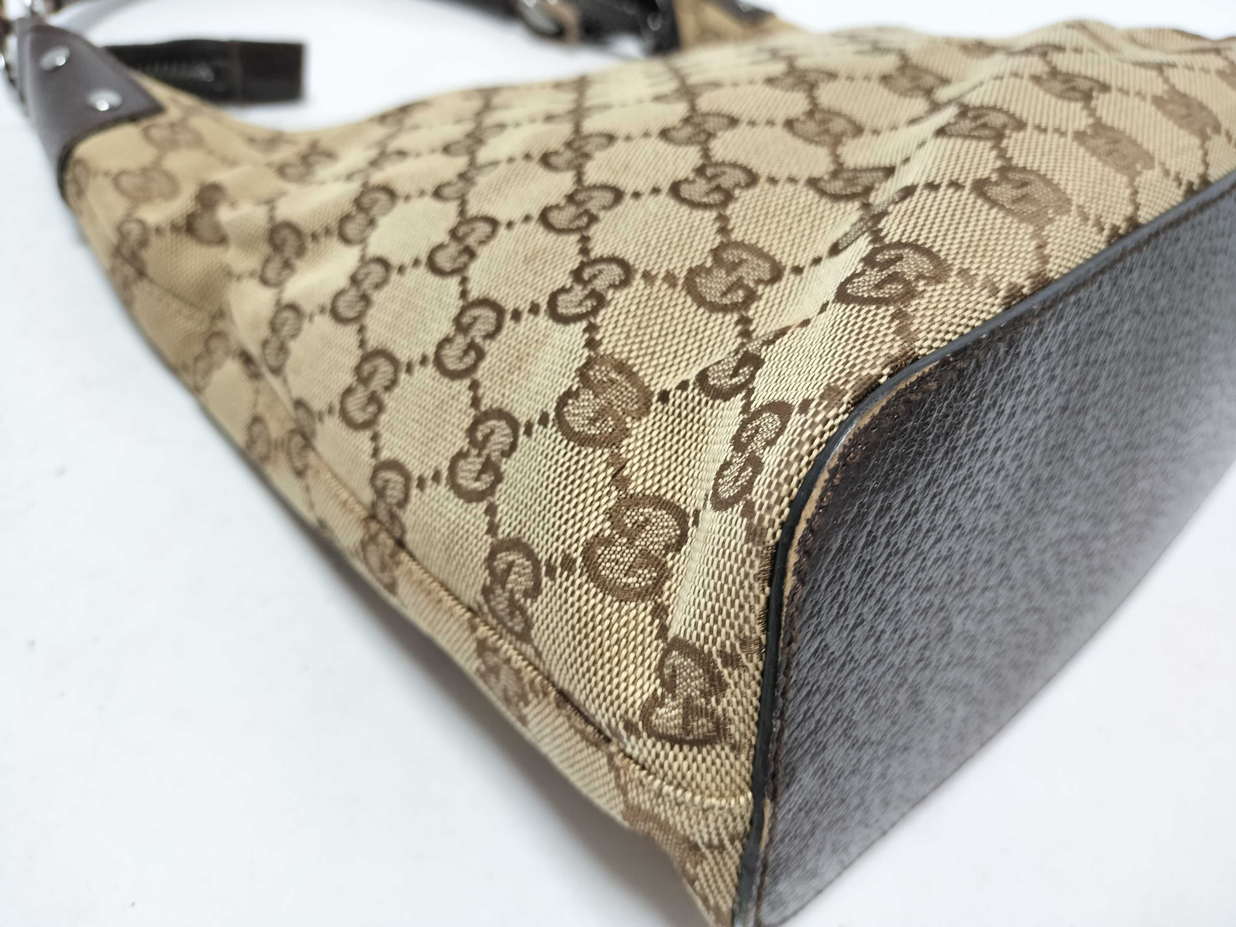 GG Canvas Shoulder Handbag — view 8