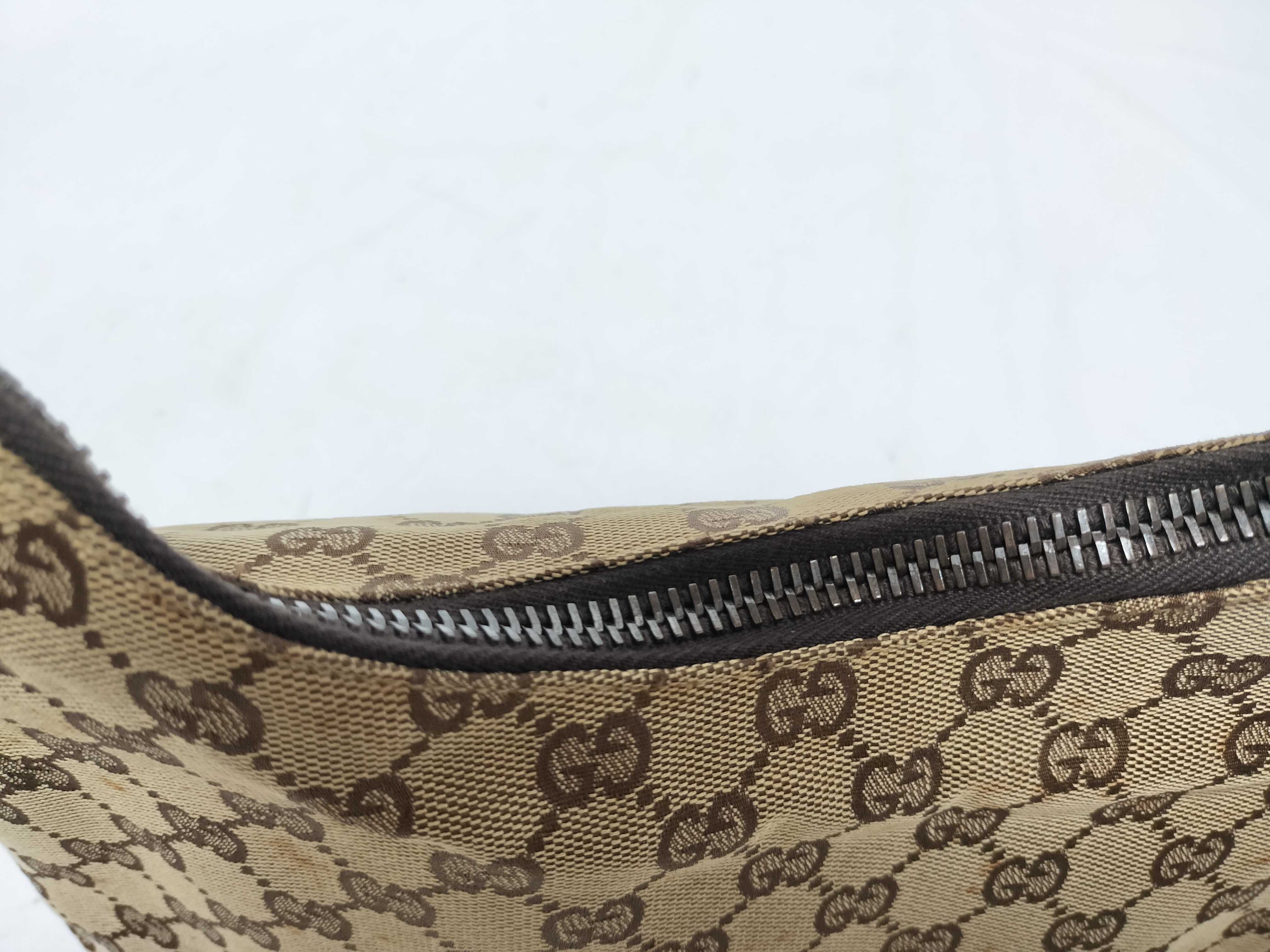 GG Canvas Shoulder Handbag — view 10