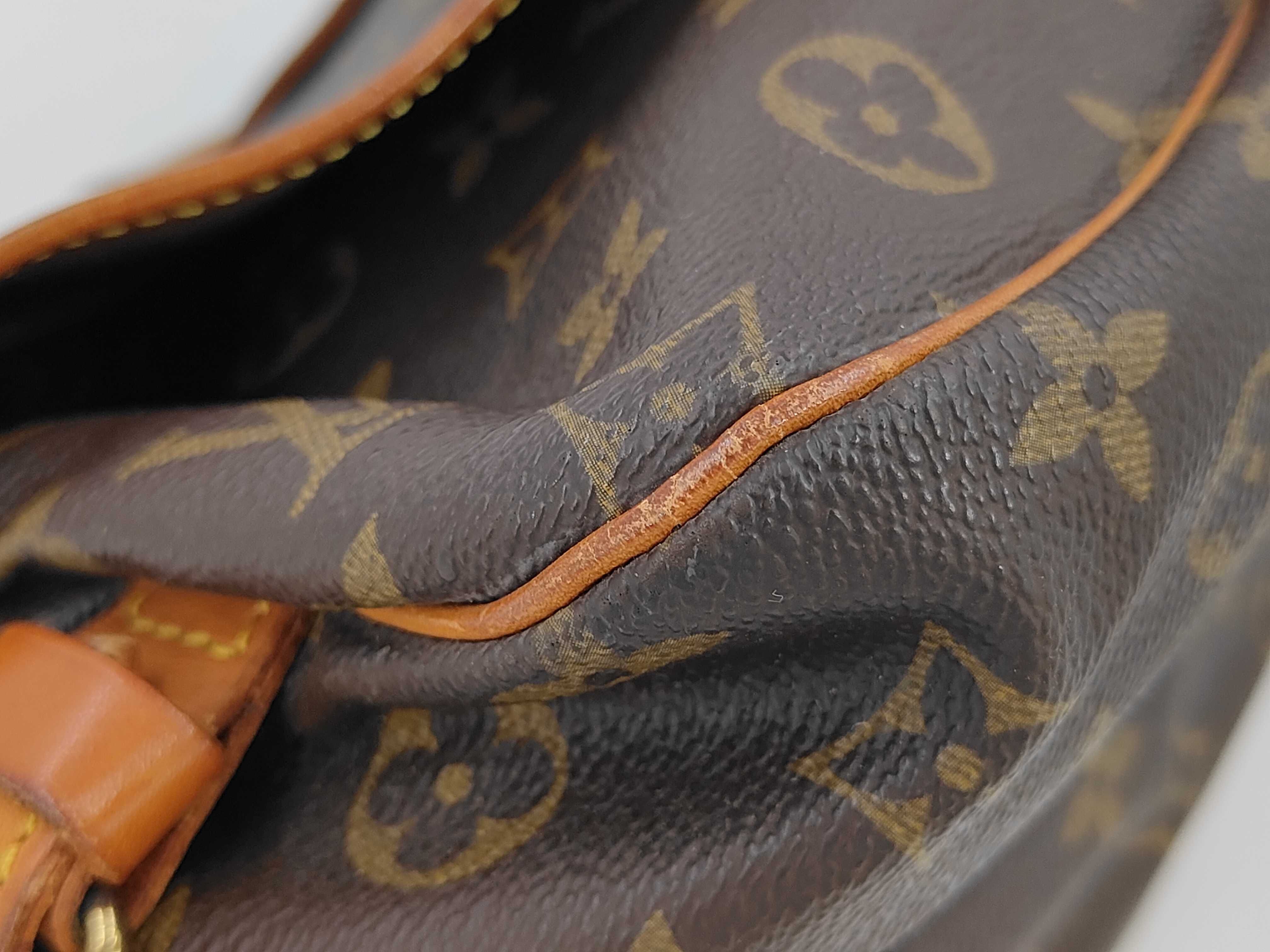 Monogram Saumur AR0925 Shoulder Bag — view 4