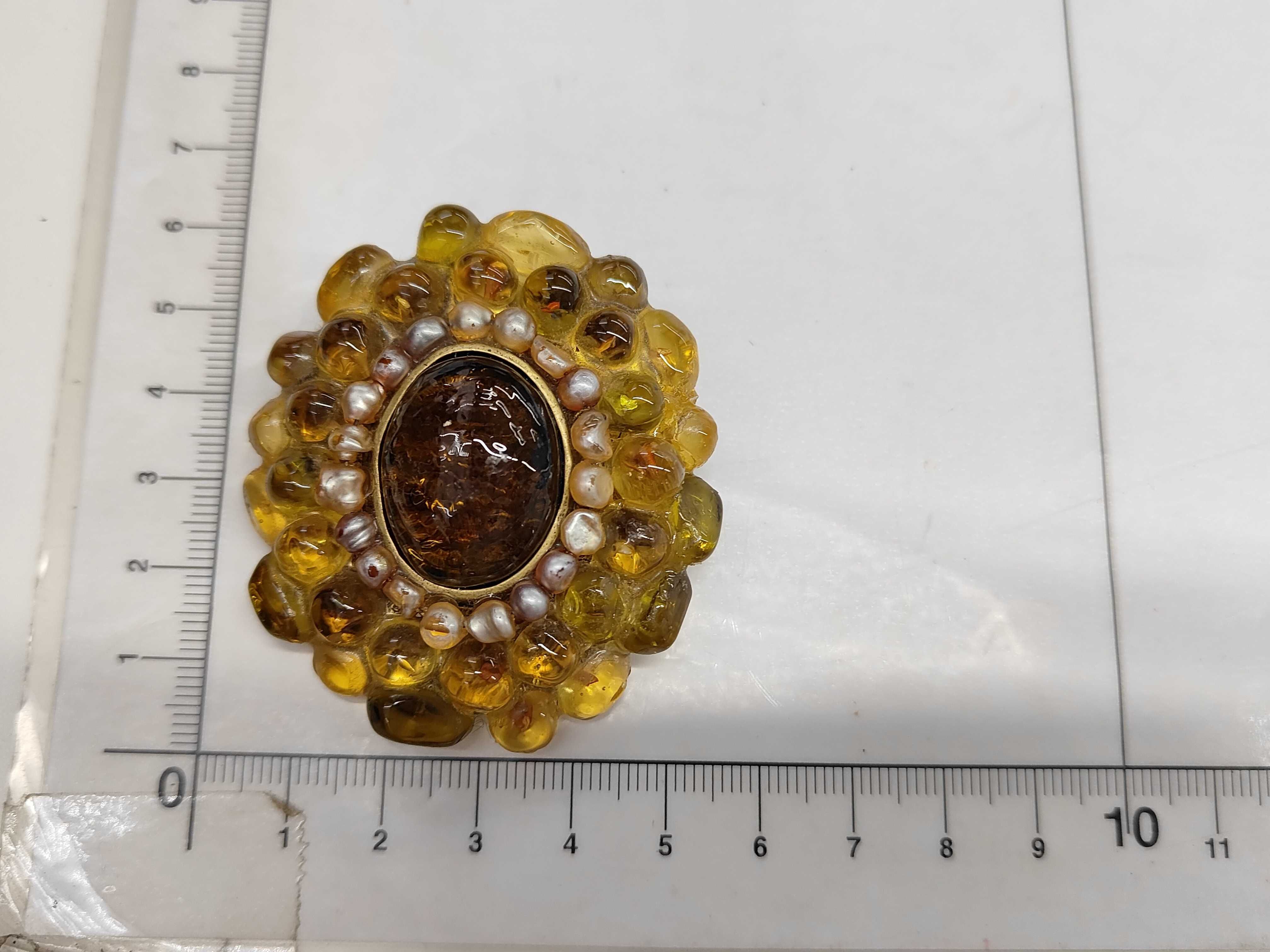 brooch — view 6