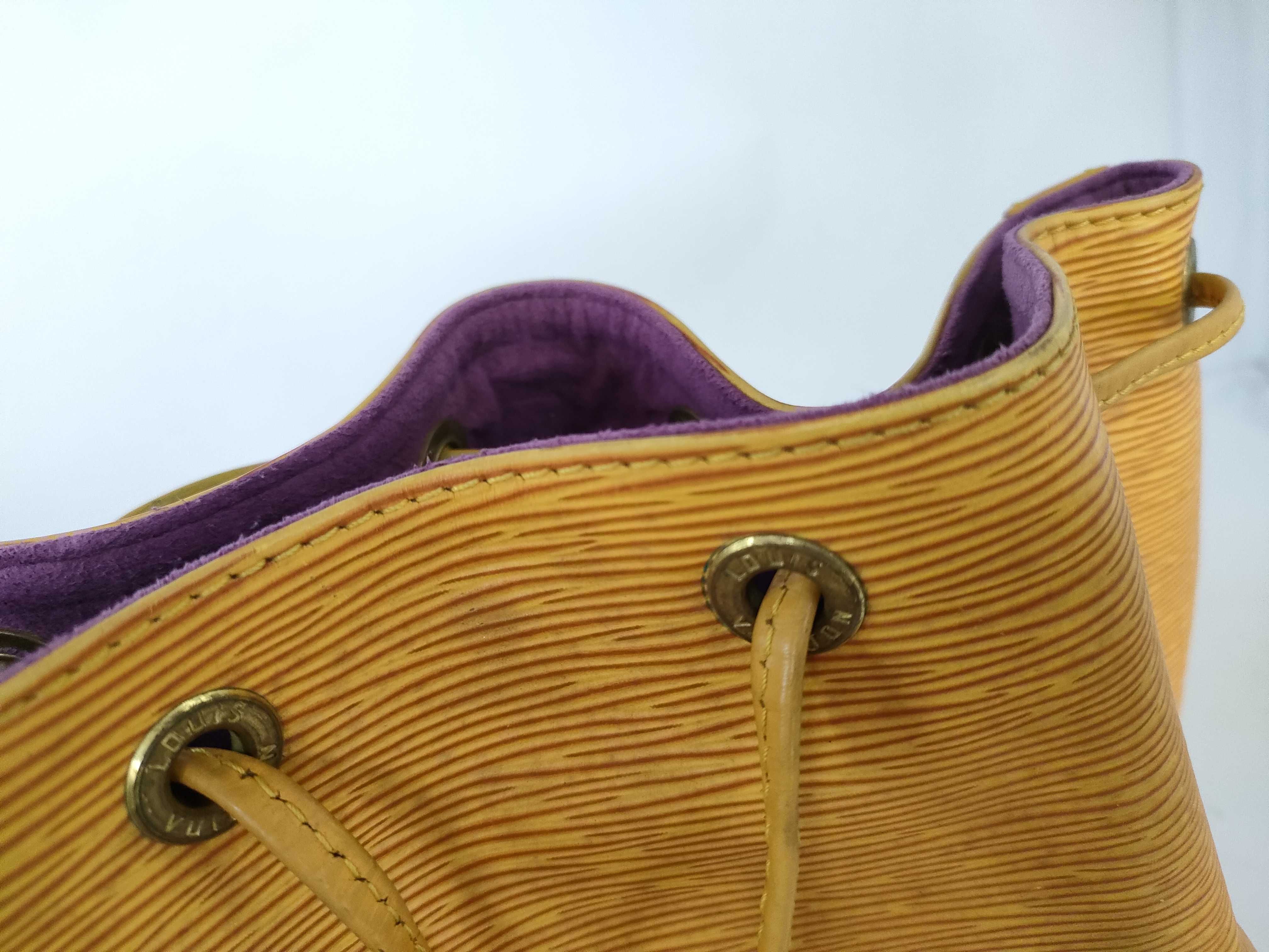 Epi LV Epi Yellow Petit Noé M44109 Shoulder Bag — view 13