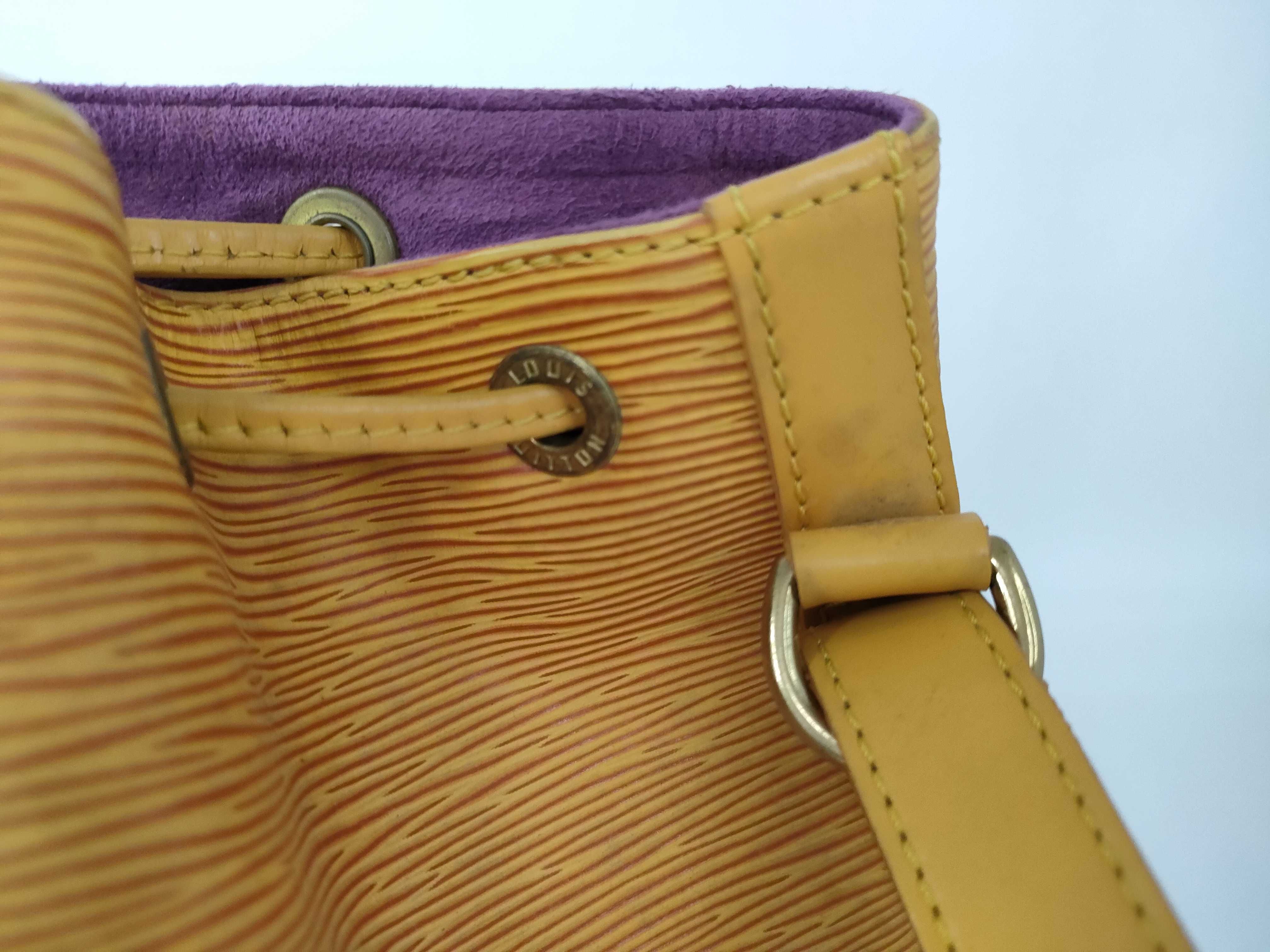 Epi LV Epi Yellow Petit Noé M44109 Shoulder Bag — view 15