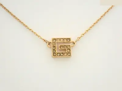 Gold necklace, chain approximately 37cm