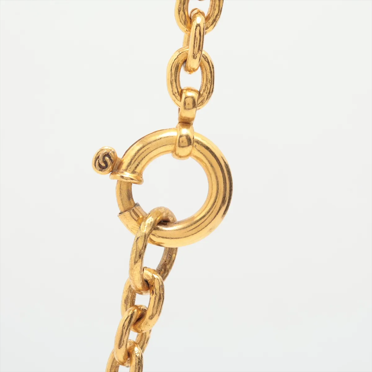 circle coco 94A necklace GP gold dent — view 3