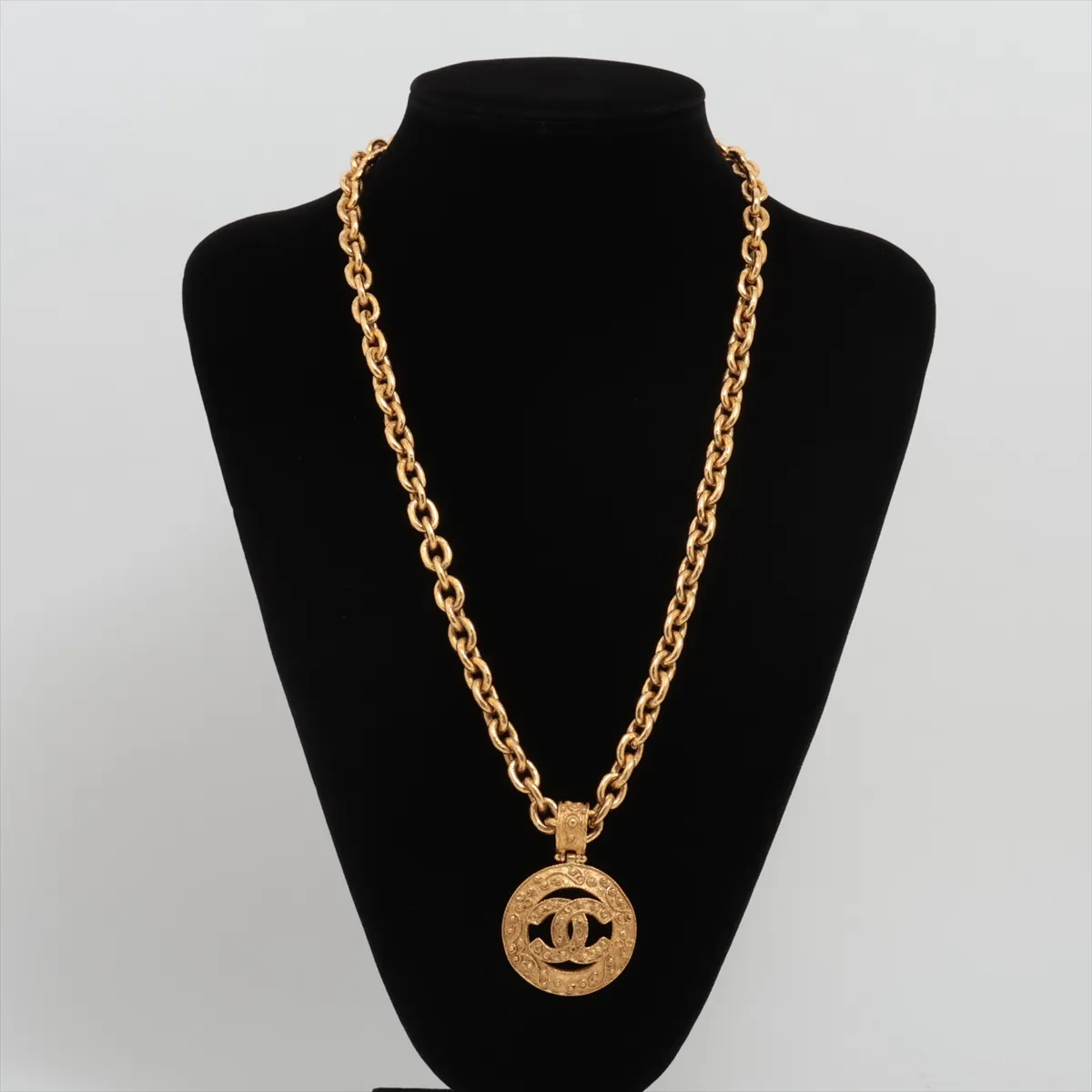 circle coco 94A necklace GP gold dent — view 5