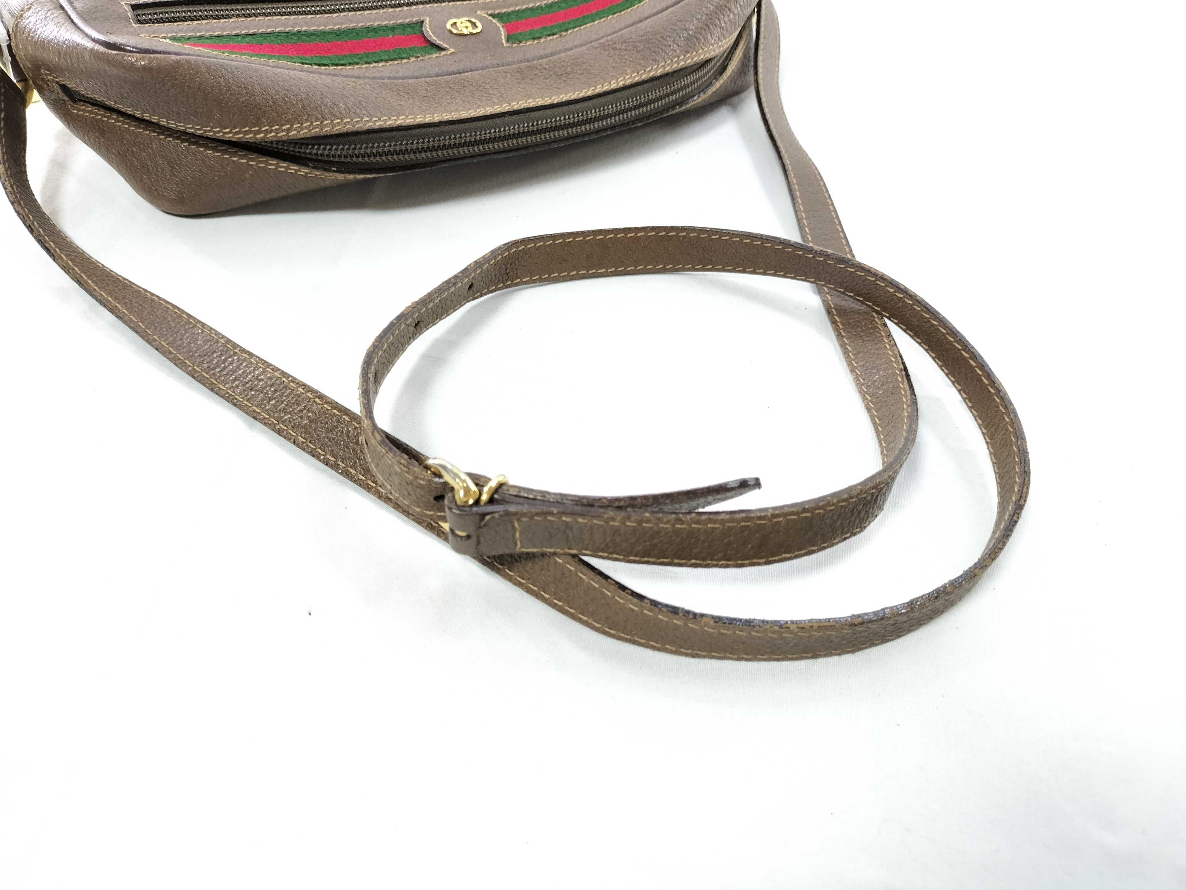 GG Supreme Old Gucci Sherry 001.113.6472 Shoulder Bag — view 3