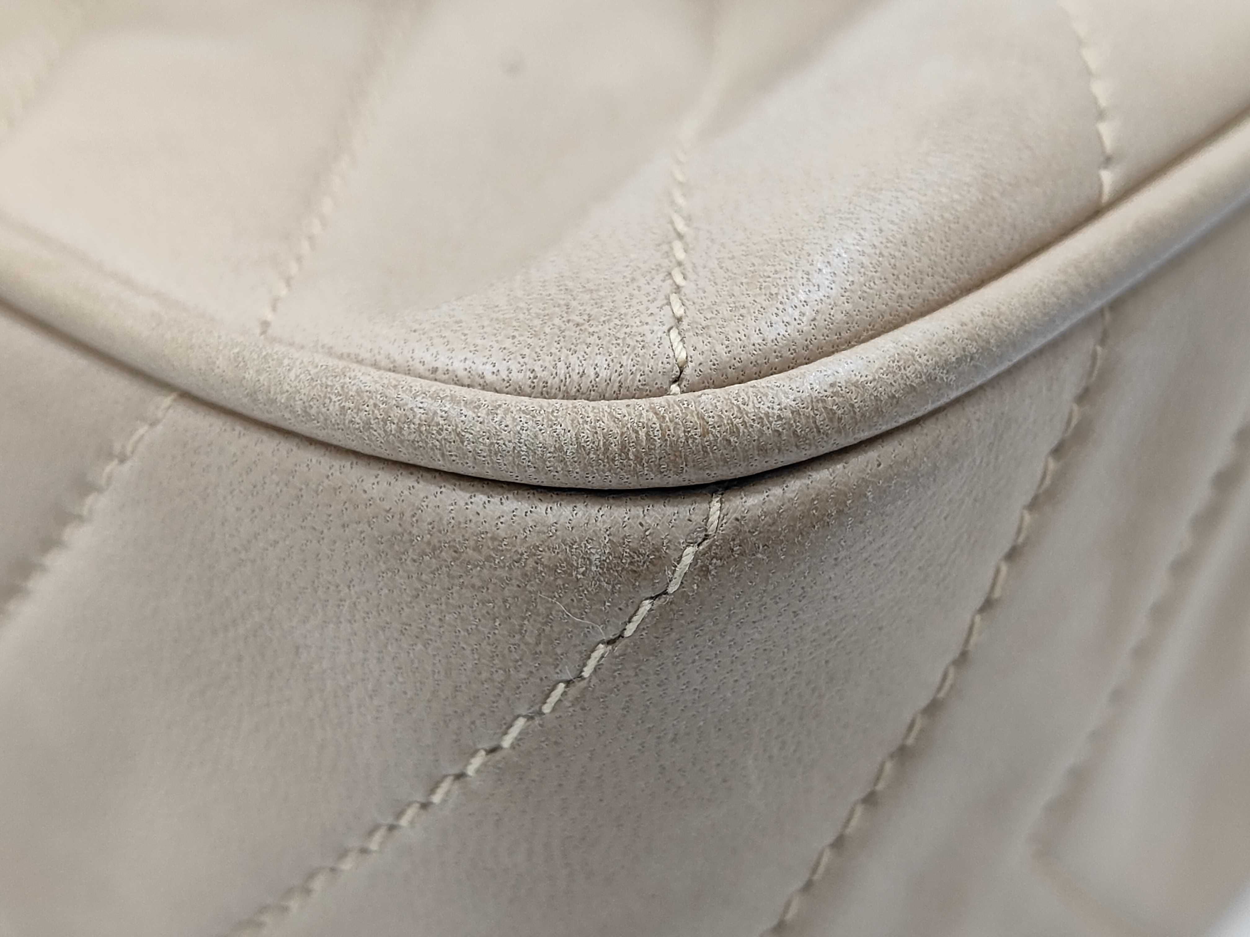 V-stitch 18 Fringe Chain Shoulder Bag Beige (Serial Number 21) — view 4