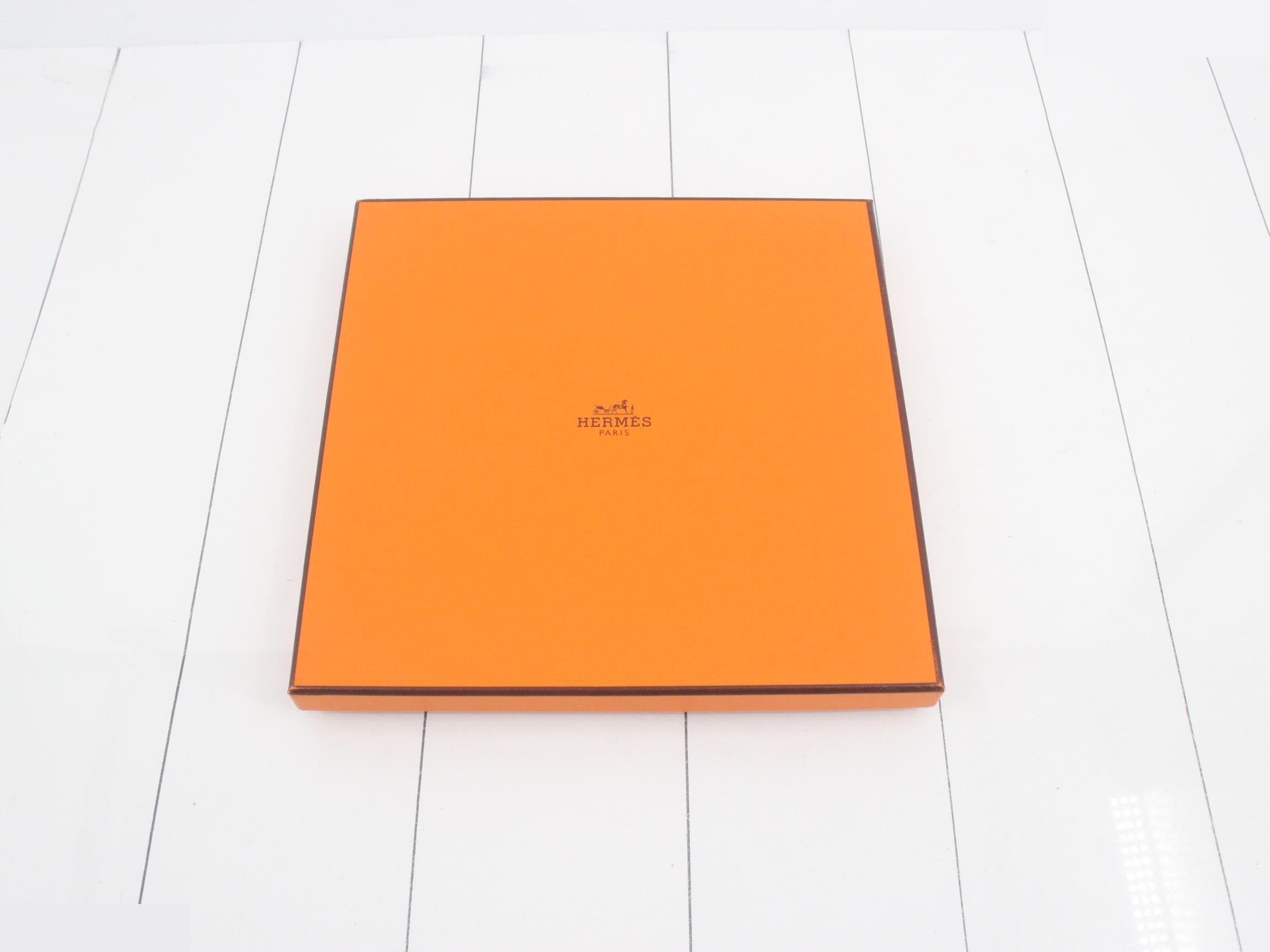 Carre 90 x 90 — view 4