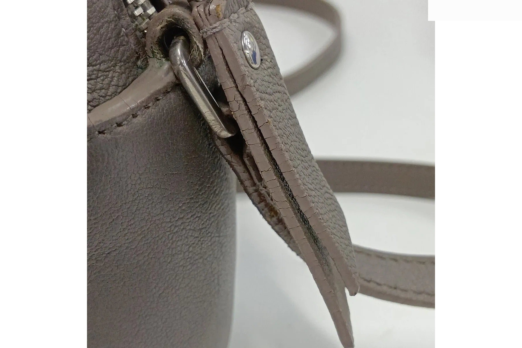 Lou Camera 470299 Leather Shoulder Bag (Crossbody) — view 8