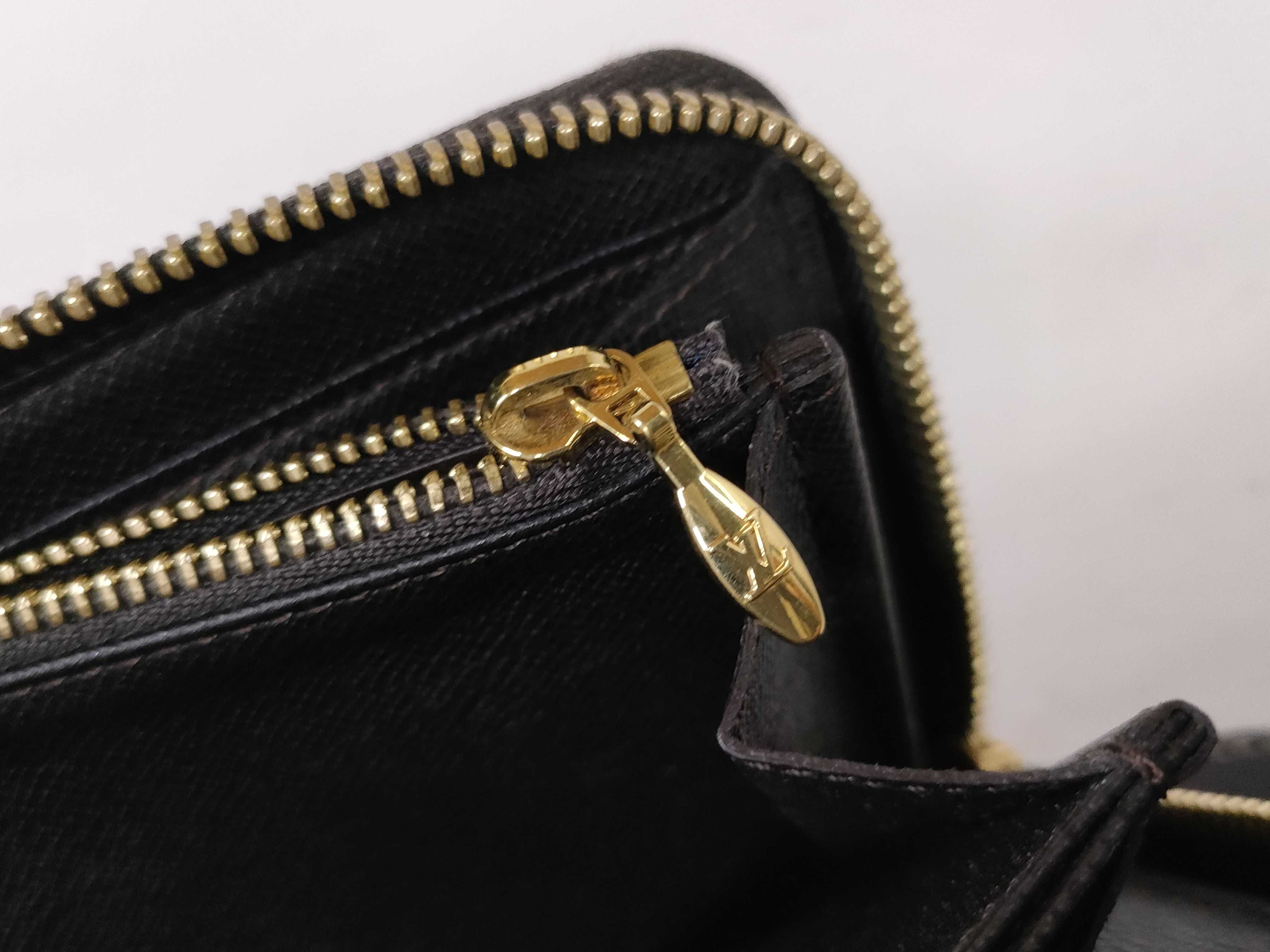 wallet — view 12