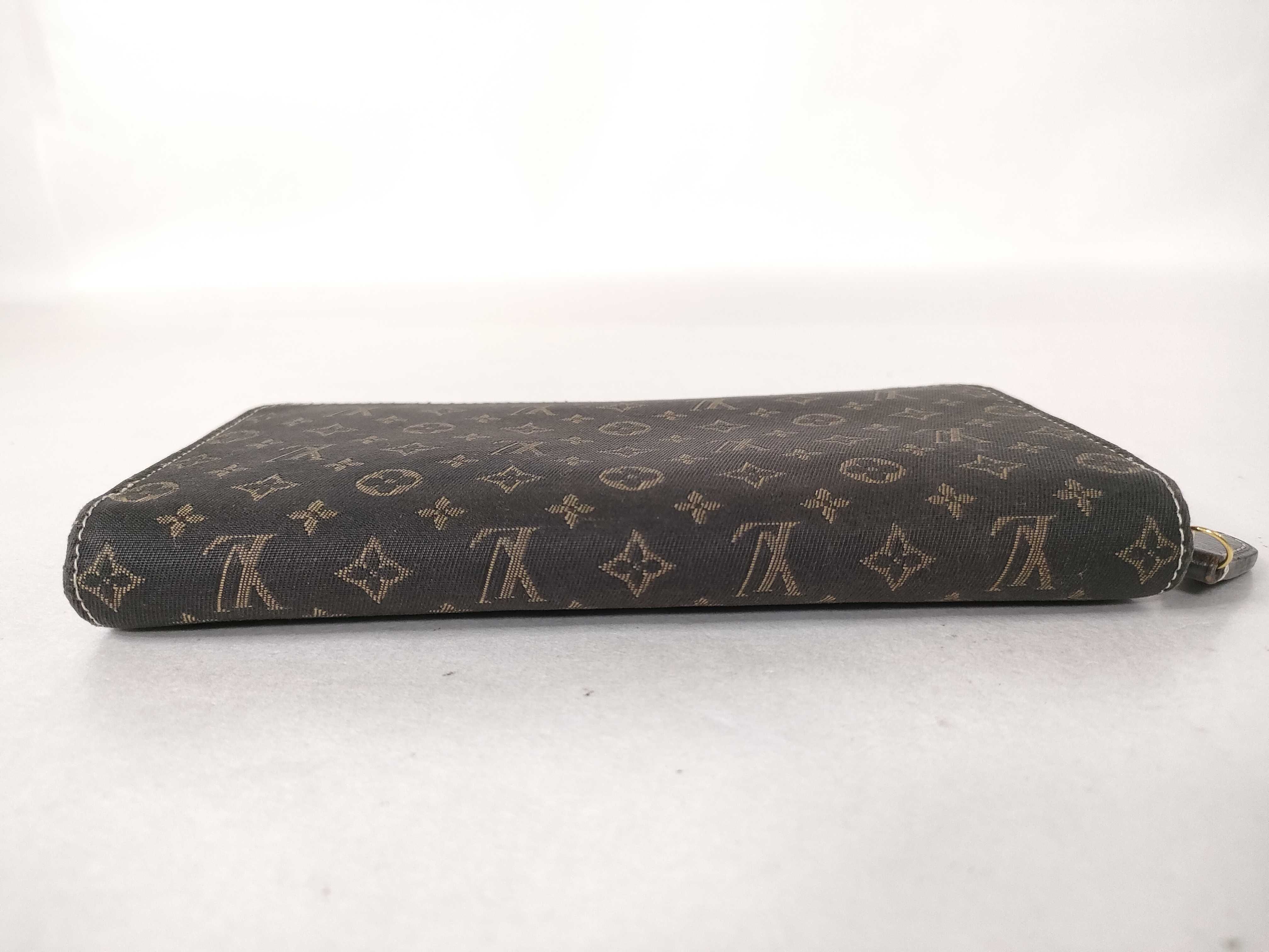 wallet — view 6
