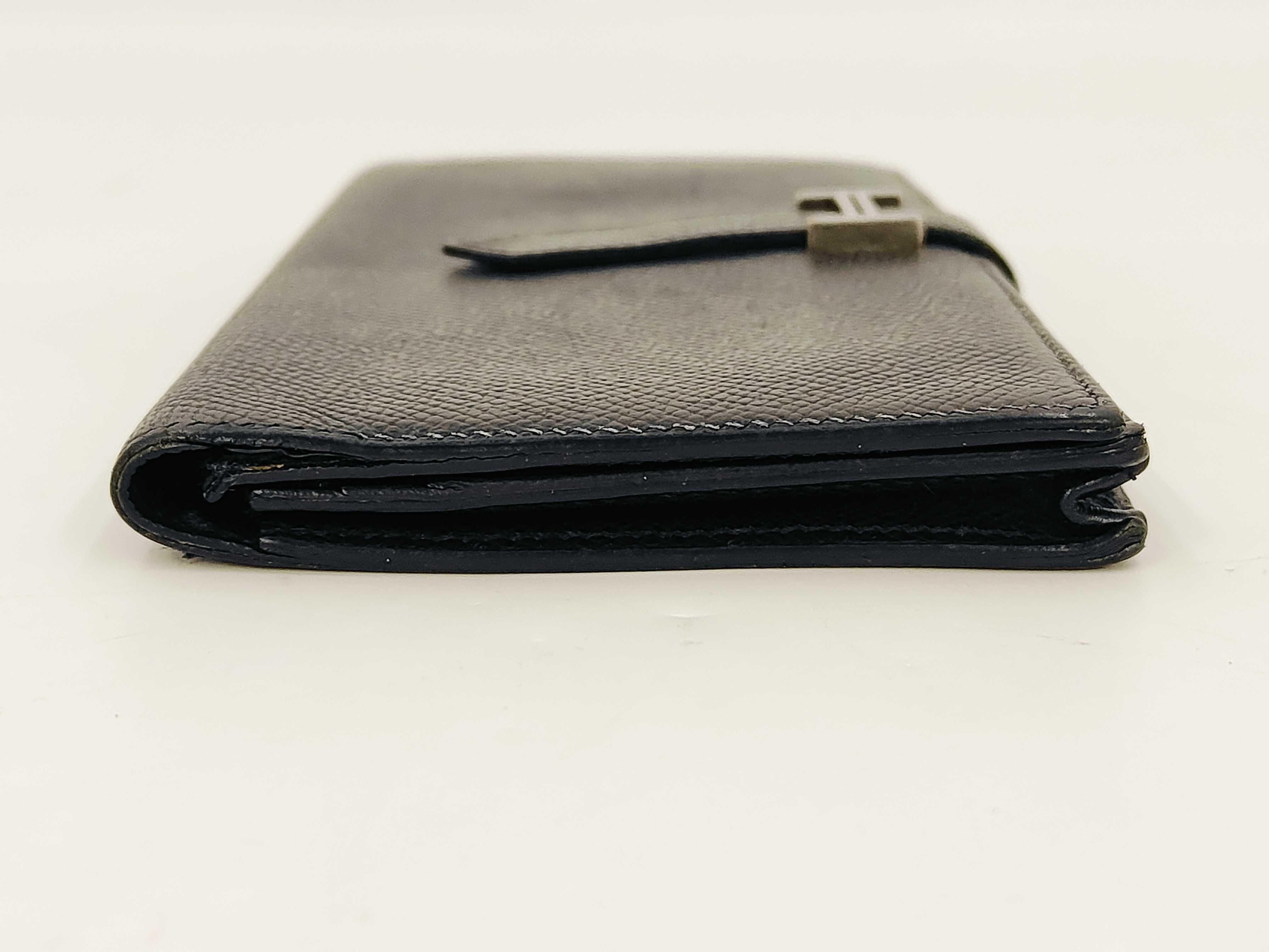 Bear Soufflé Fold Wallet Black C Engraved Wallet — view 4