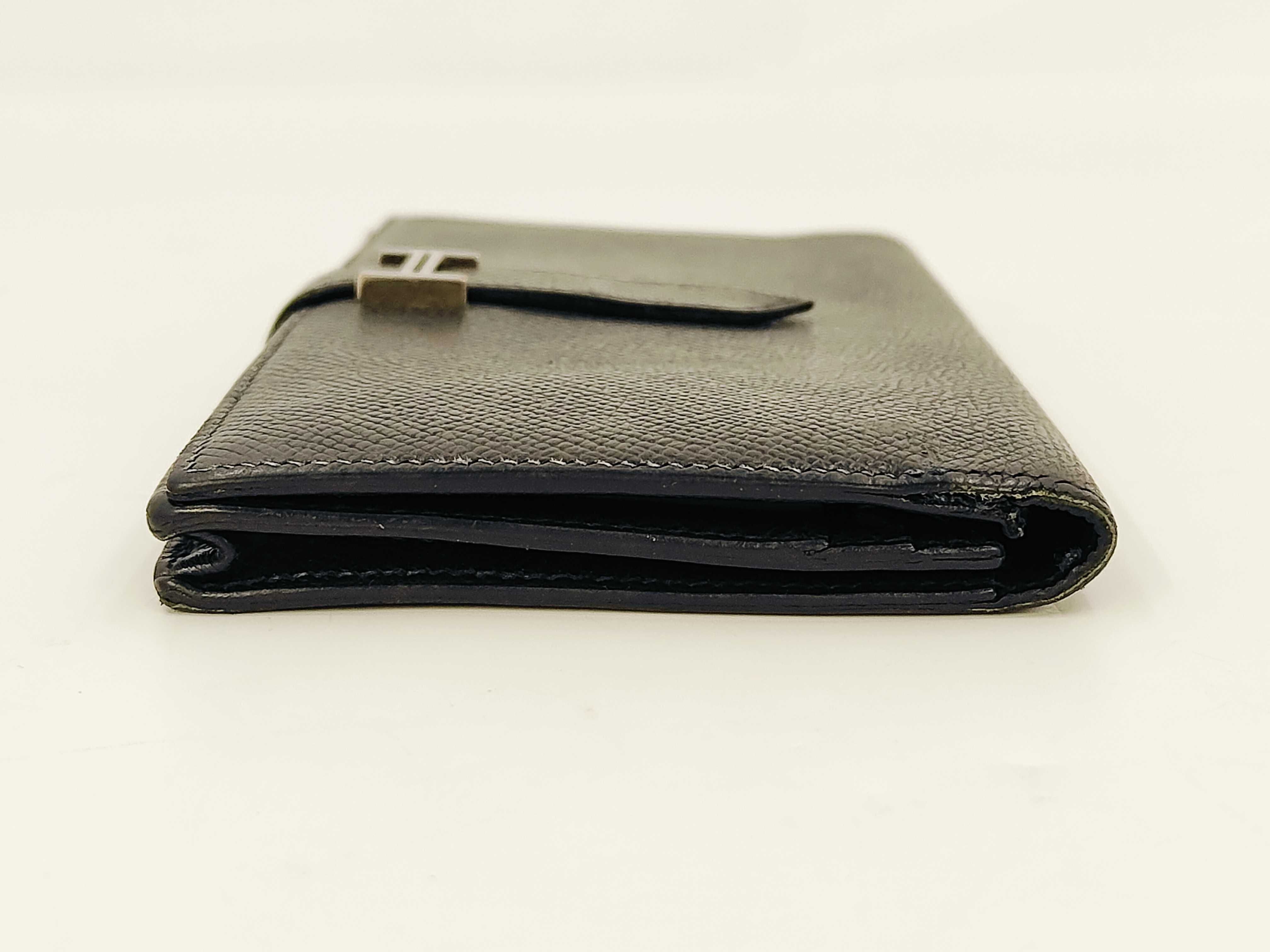 Bear Soufflé Fold Wallet Black C Engraved Wallet — view 6