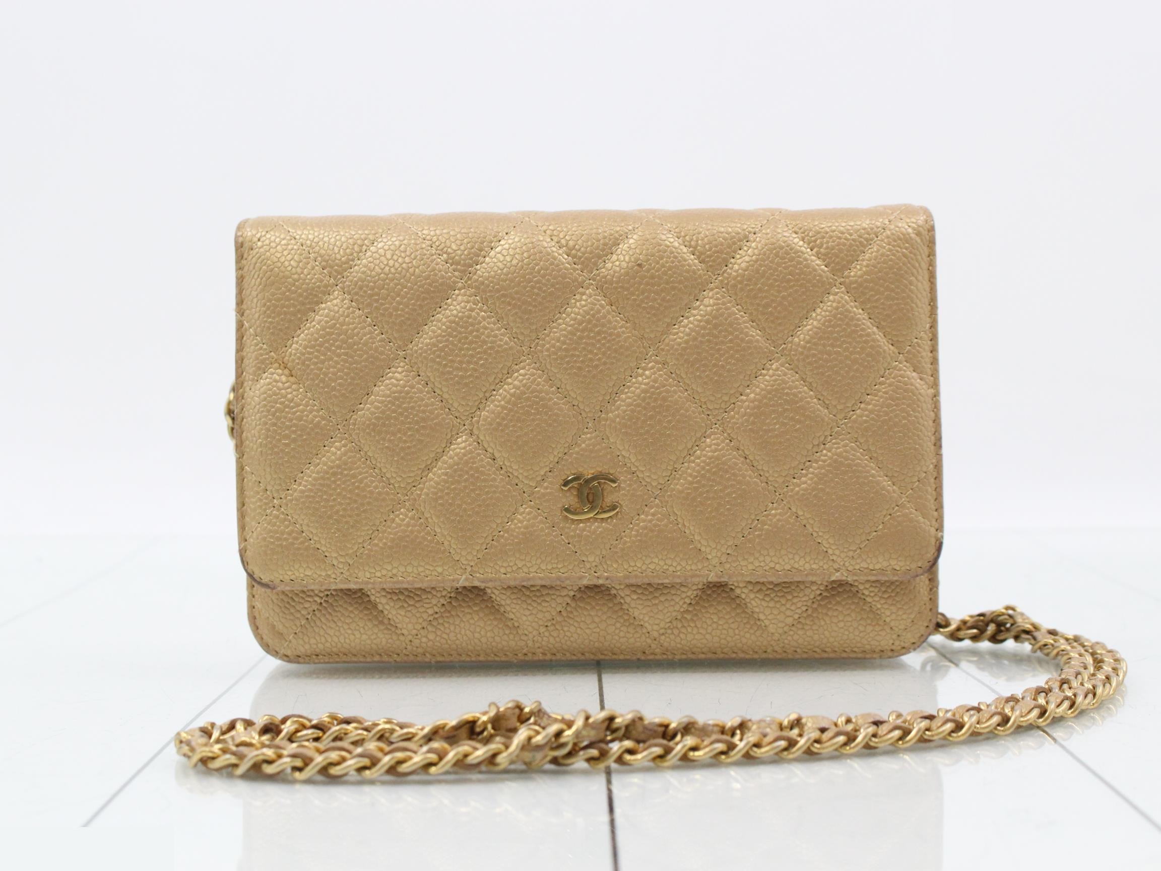 Matelassé Caviar Skin Chain Wallet