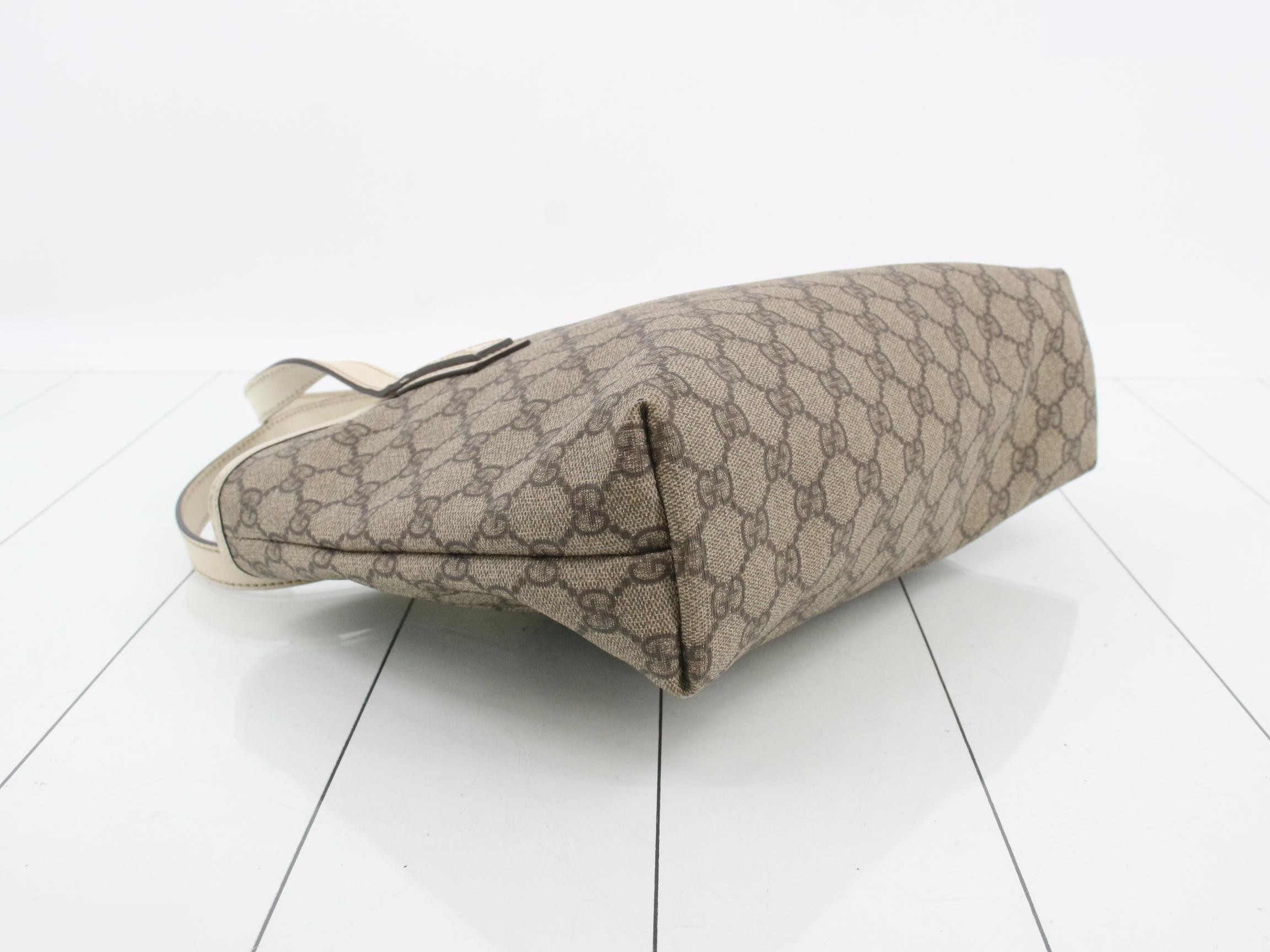 GG Supreme handbag, white — view 5